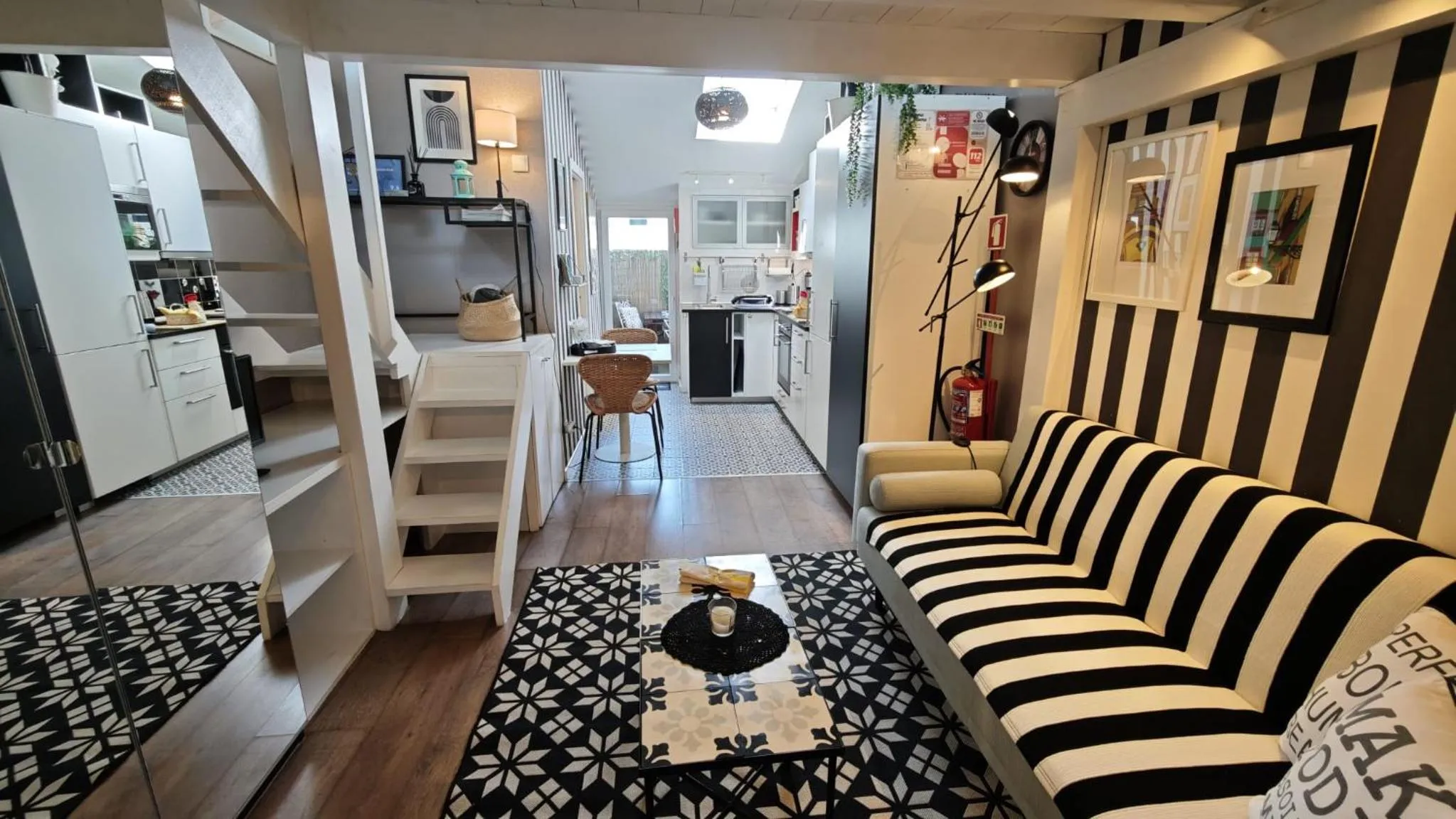 TV and multimedia in Studios with Mezzanine Rua da Moeda