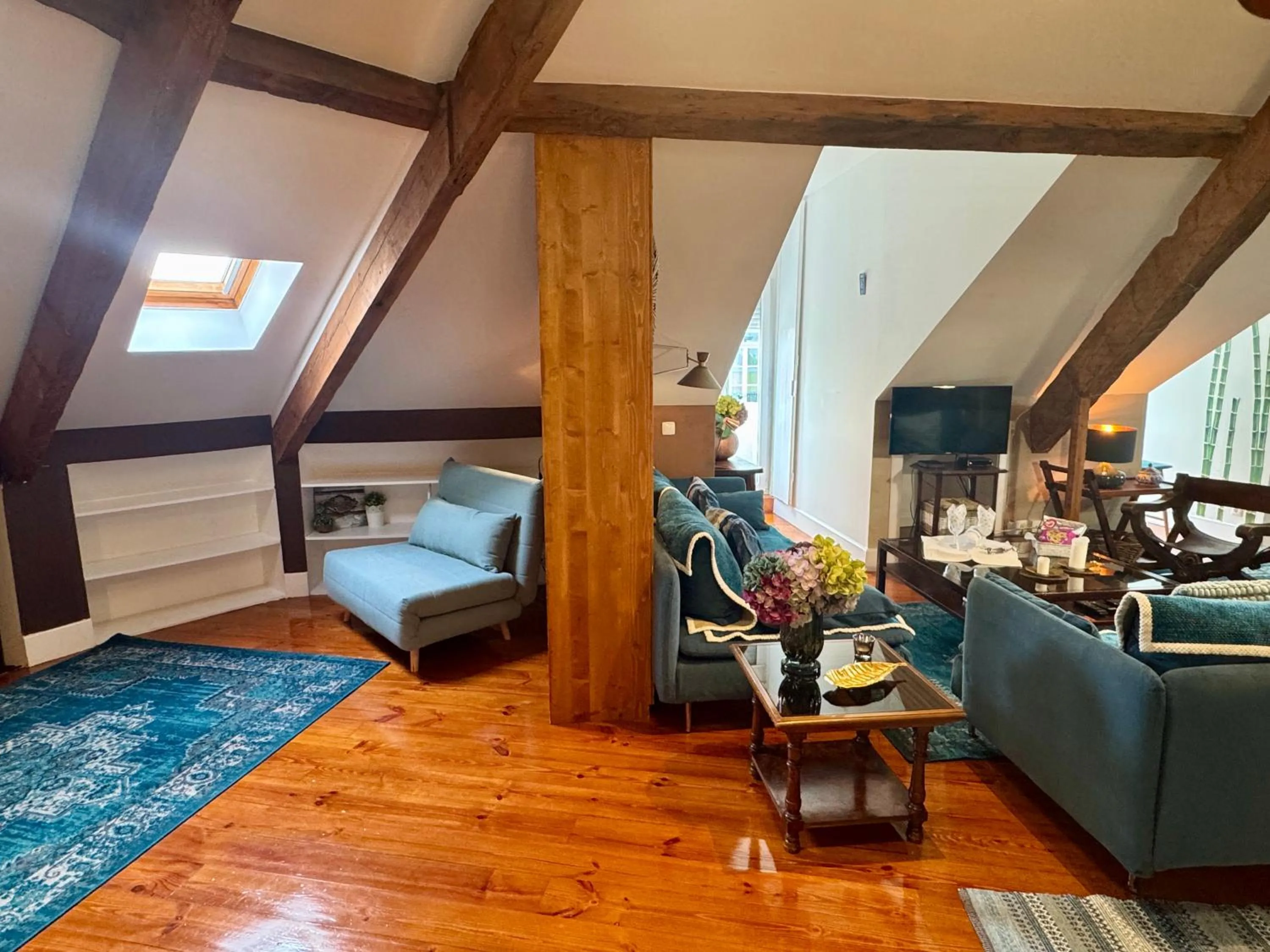 Bed in Studios with Mezzanine Rua da Moeda