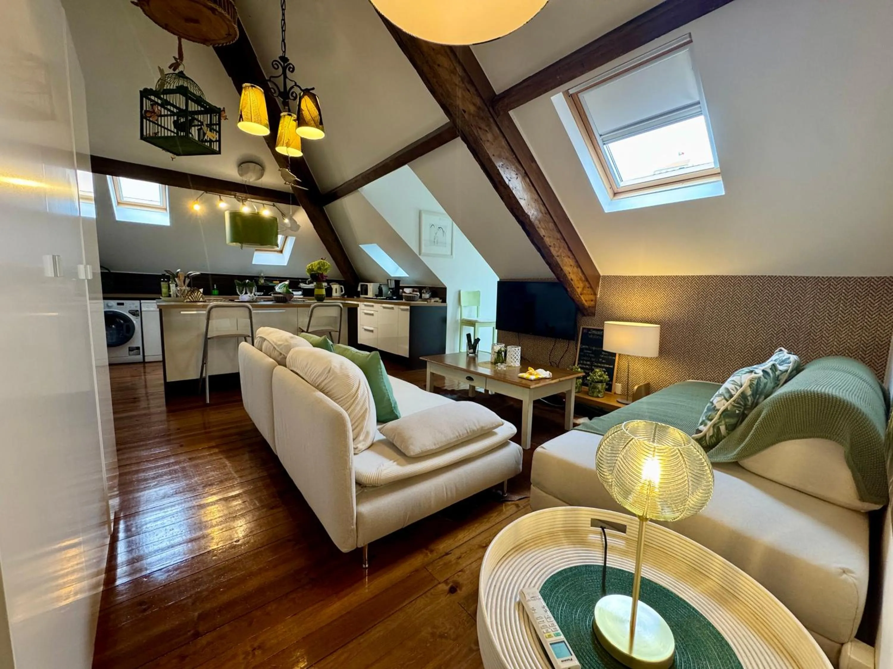 Kitchen or kitchenette in Studios with Mezzanine Rua da Moeda