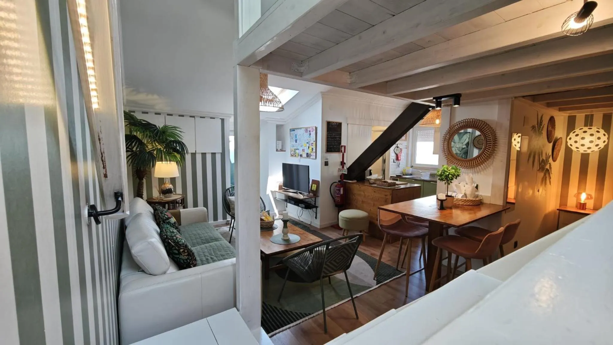 TV and multimedia in Studios with Mezzanine Rua da Moeda