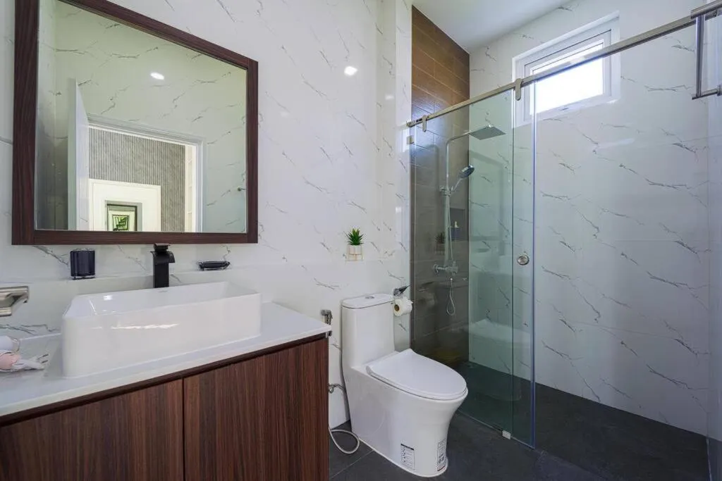 Private Modern 3 Bedroom Pool Villa! AV1