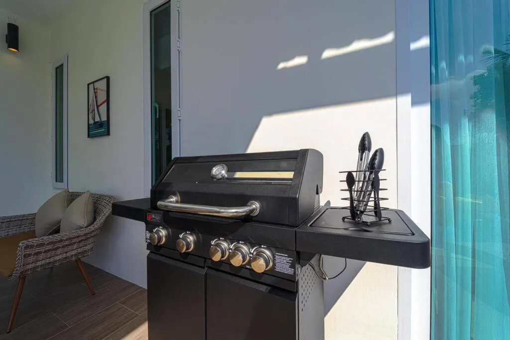 Private Modern 3 Bedroom Pool Villa! AV1