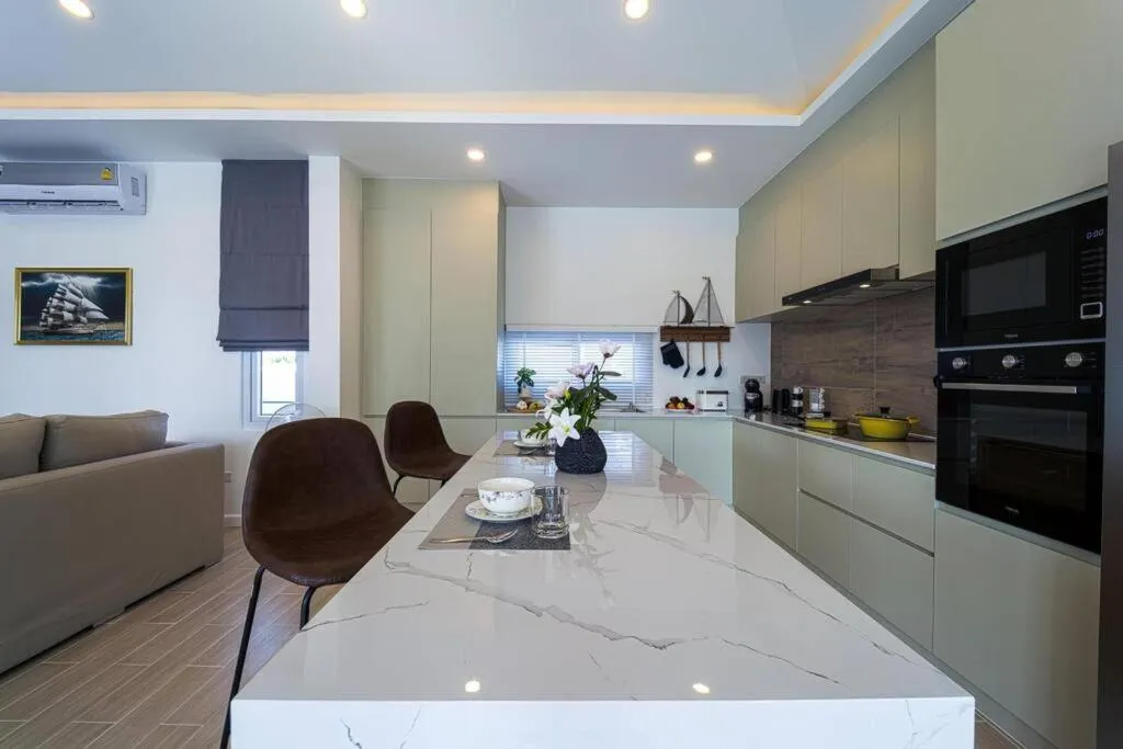 Private Modern 3 Bedroom Pool Villa! AV1