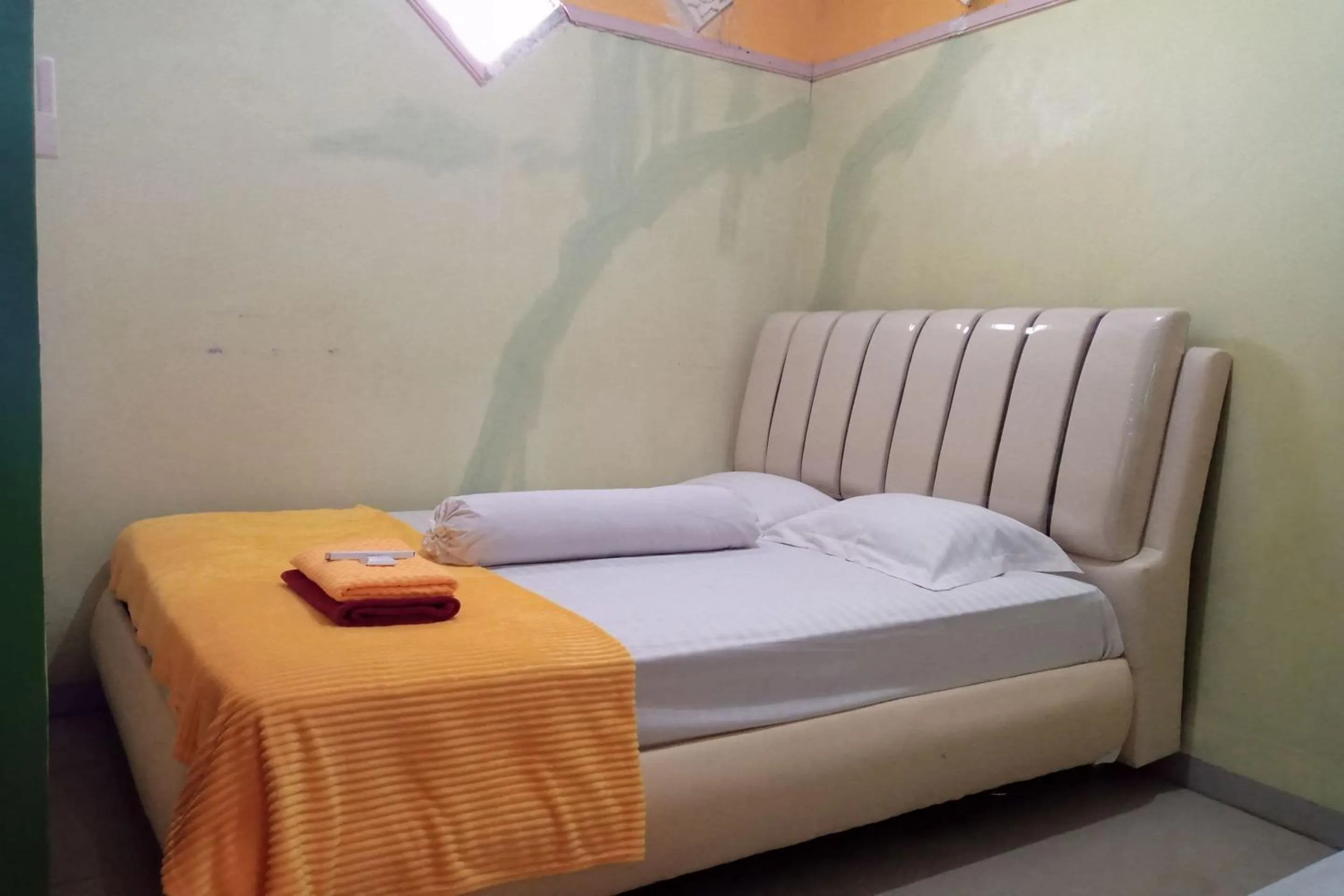 Bedroom, Bed in Hotel O Kost Nian Syariah Near SPBU Pertamina 74.91657 Mattirotasi Sidrap