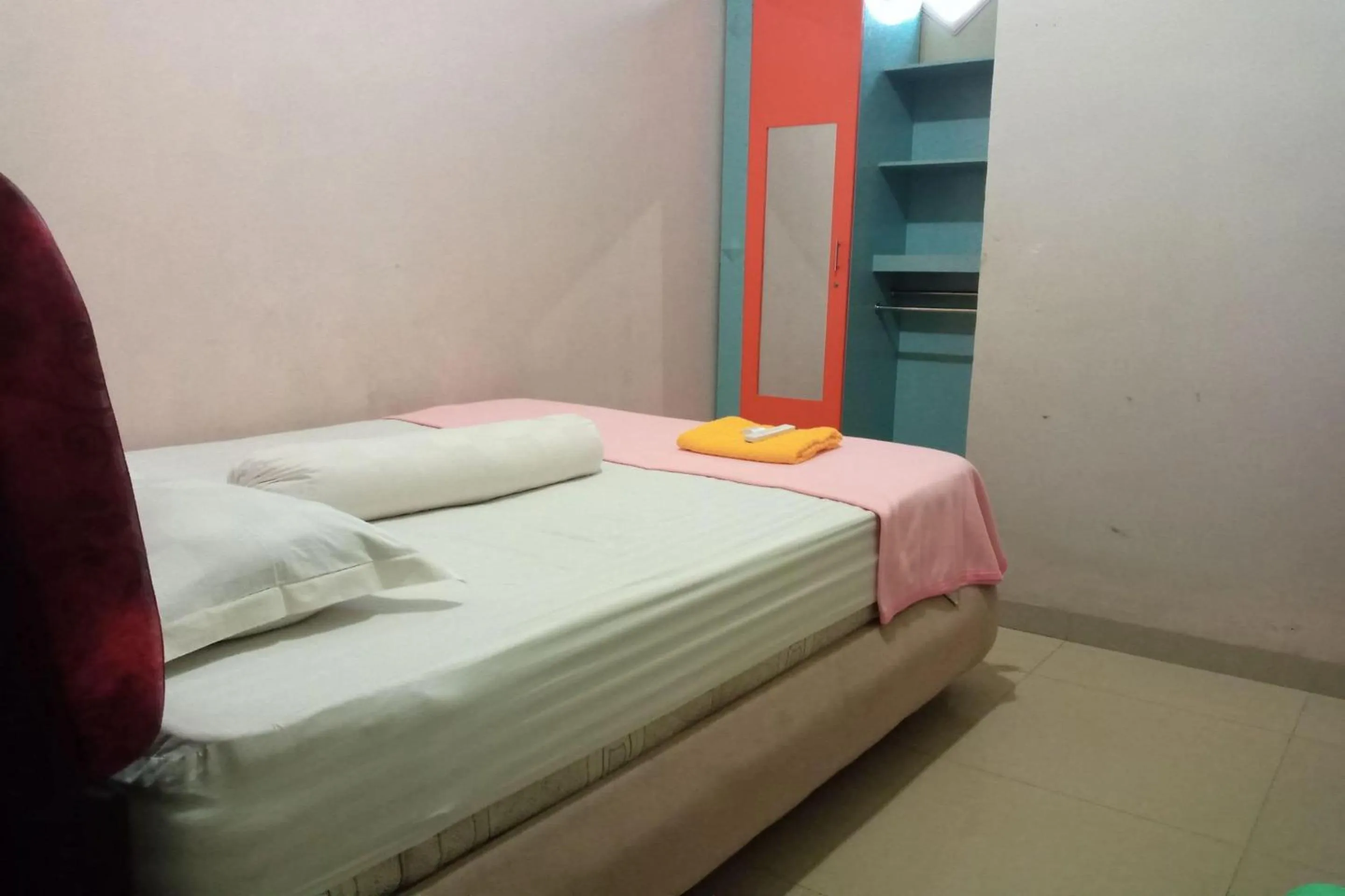 Bedroom, Bed in Hotel O Kost Nian Syariah Near SPBU Pertamina 74.91657 Mattirotasi Sidrap