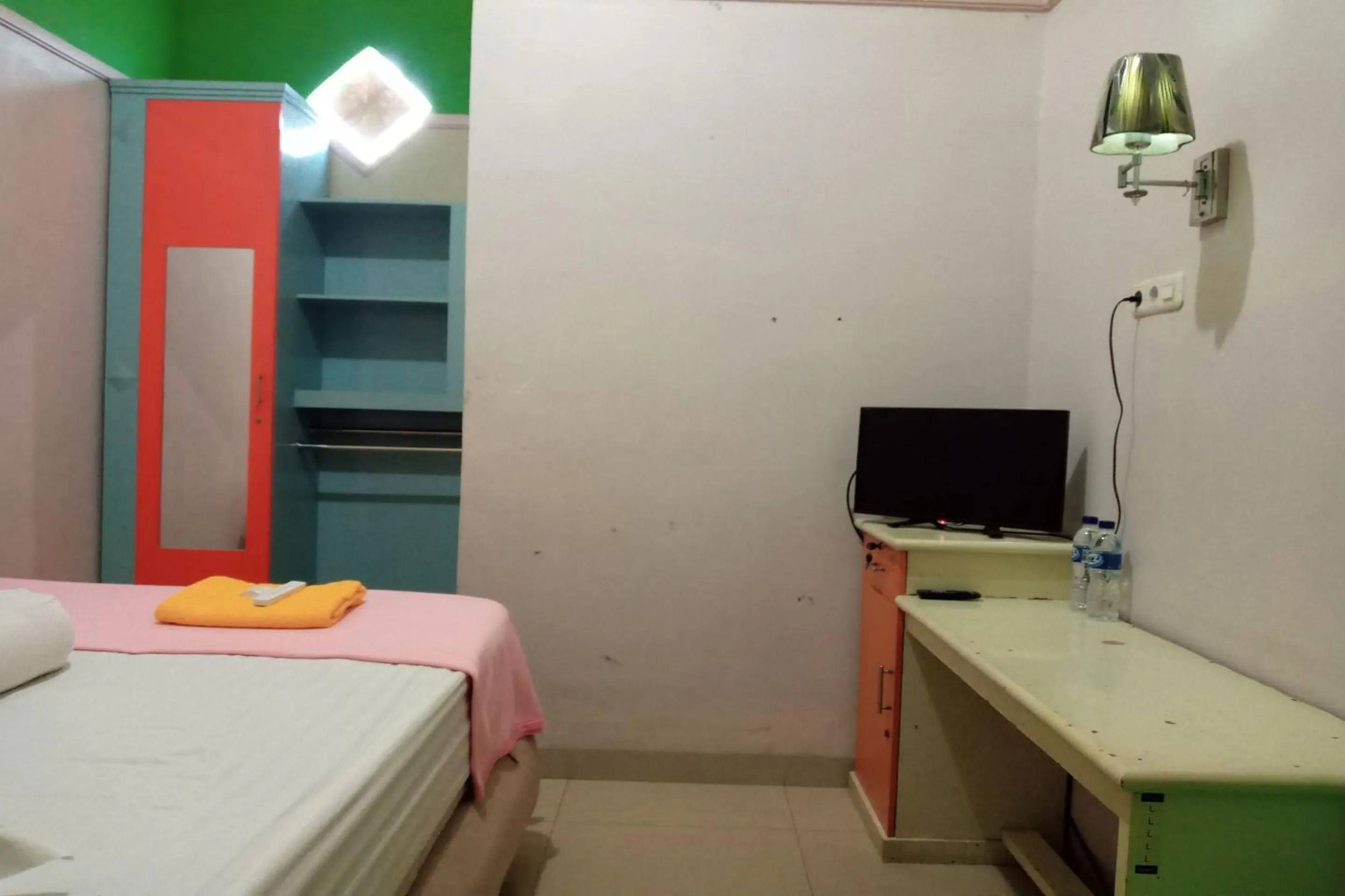 Bedroom, Bed in Hotel O Kost Nian Syariah Near SPBU Pertamina 74.91657 Mattirotasi Sidrap