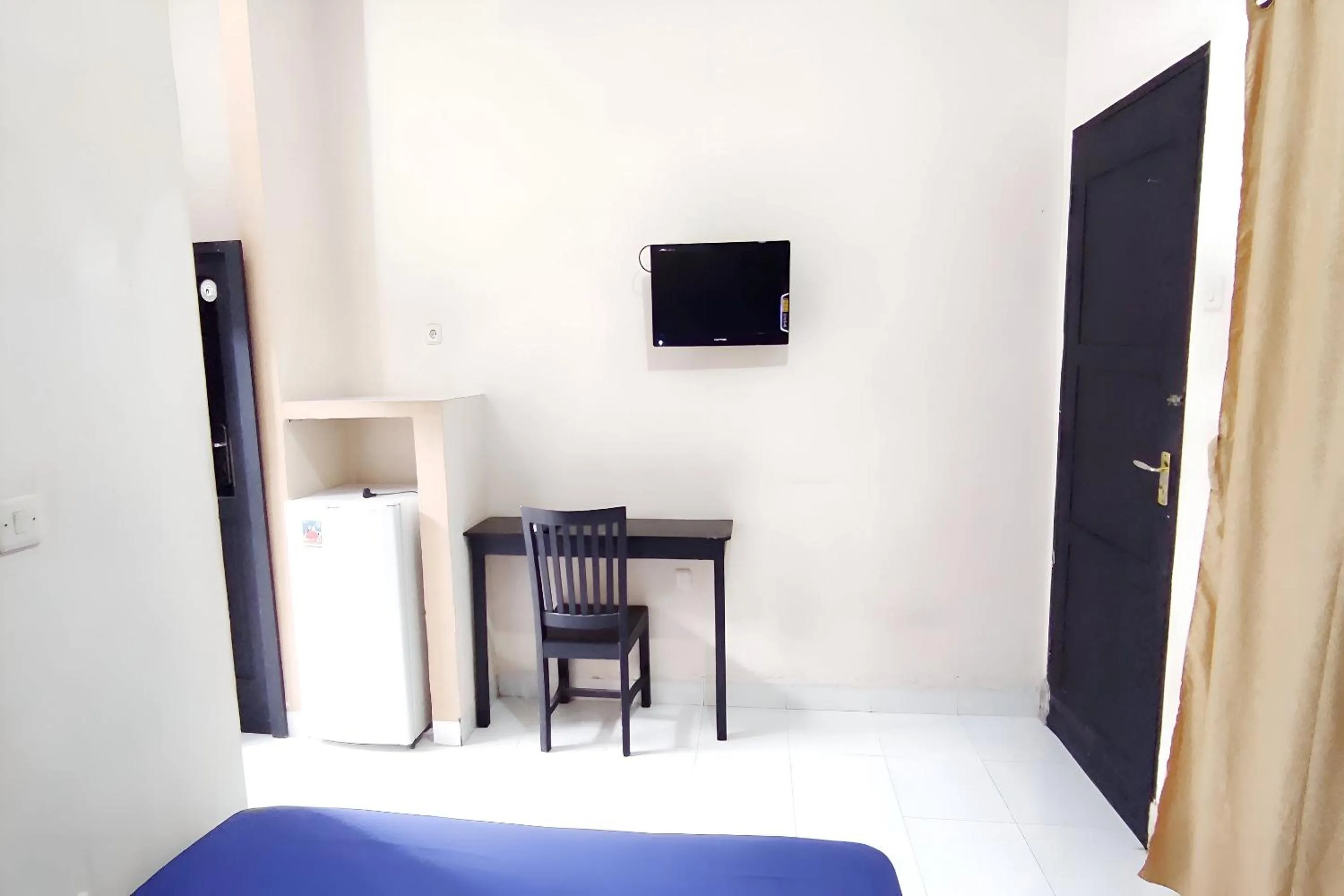 Bedroom, Bed in Hotel O Pondok Almirah