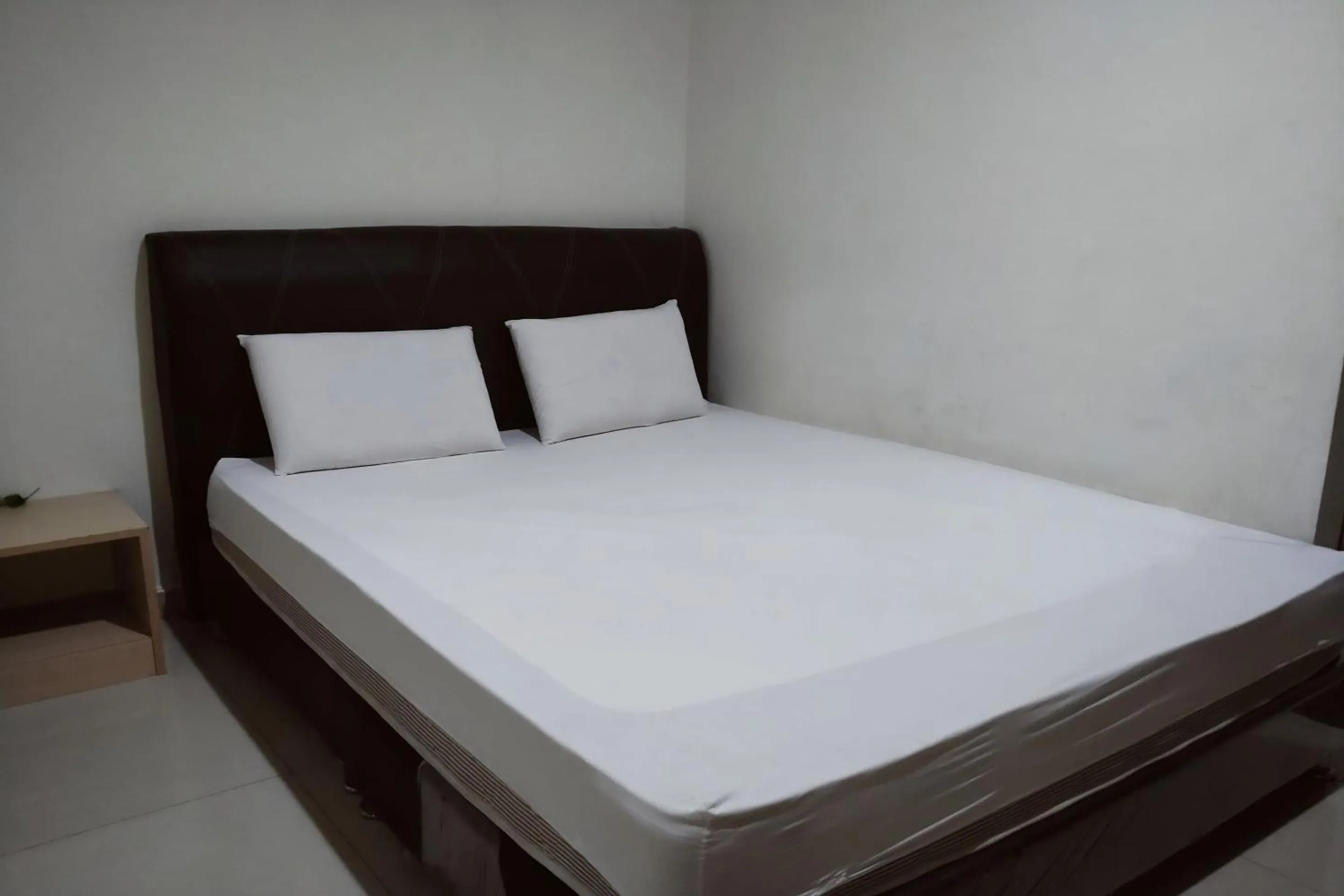 Bedroom, Bed in Hotel O Pondok Almirah