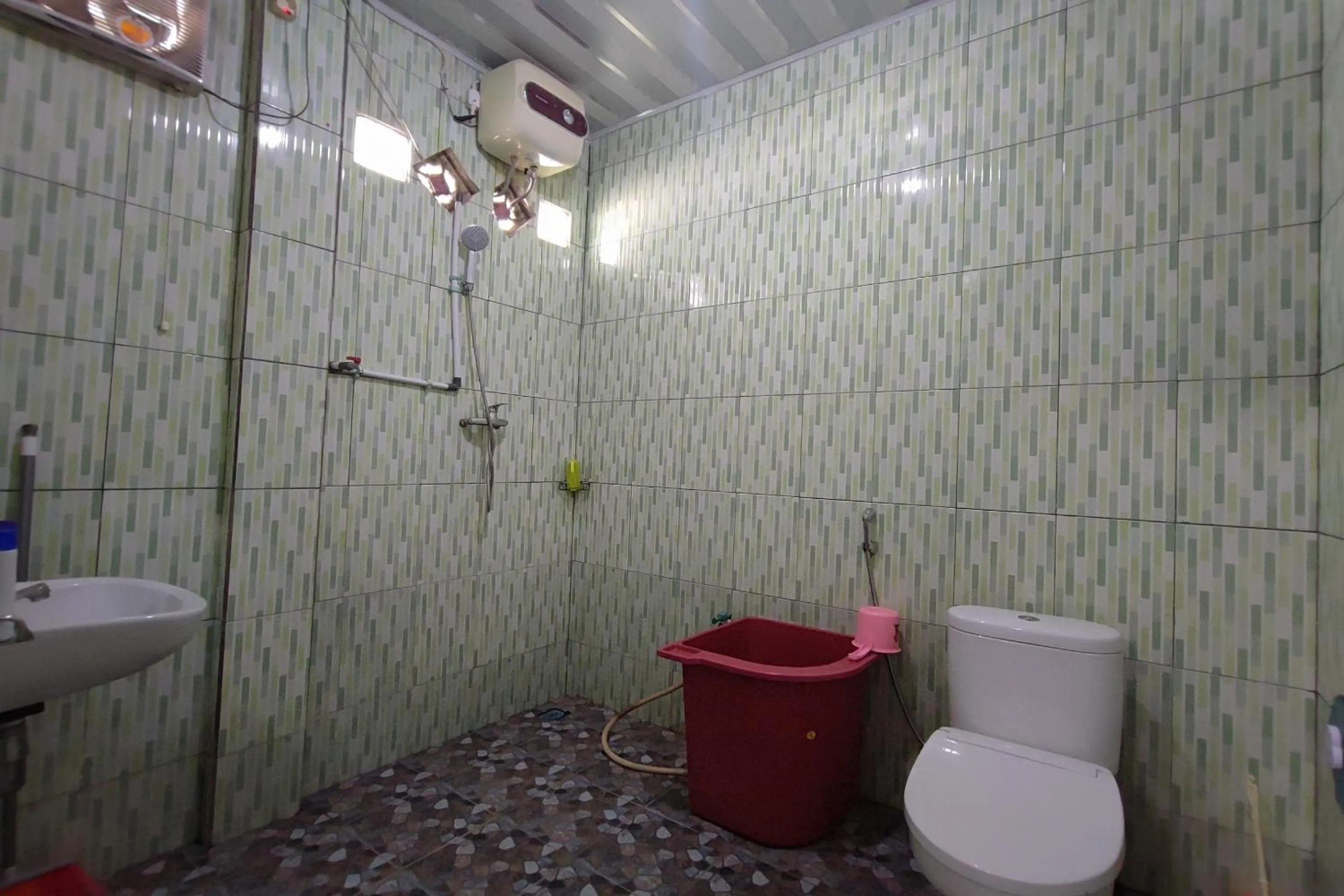 Bathroom in Hotel O The Noru Syariah