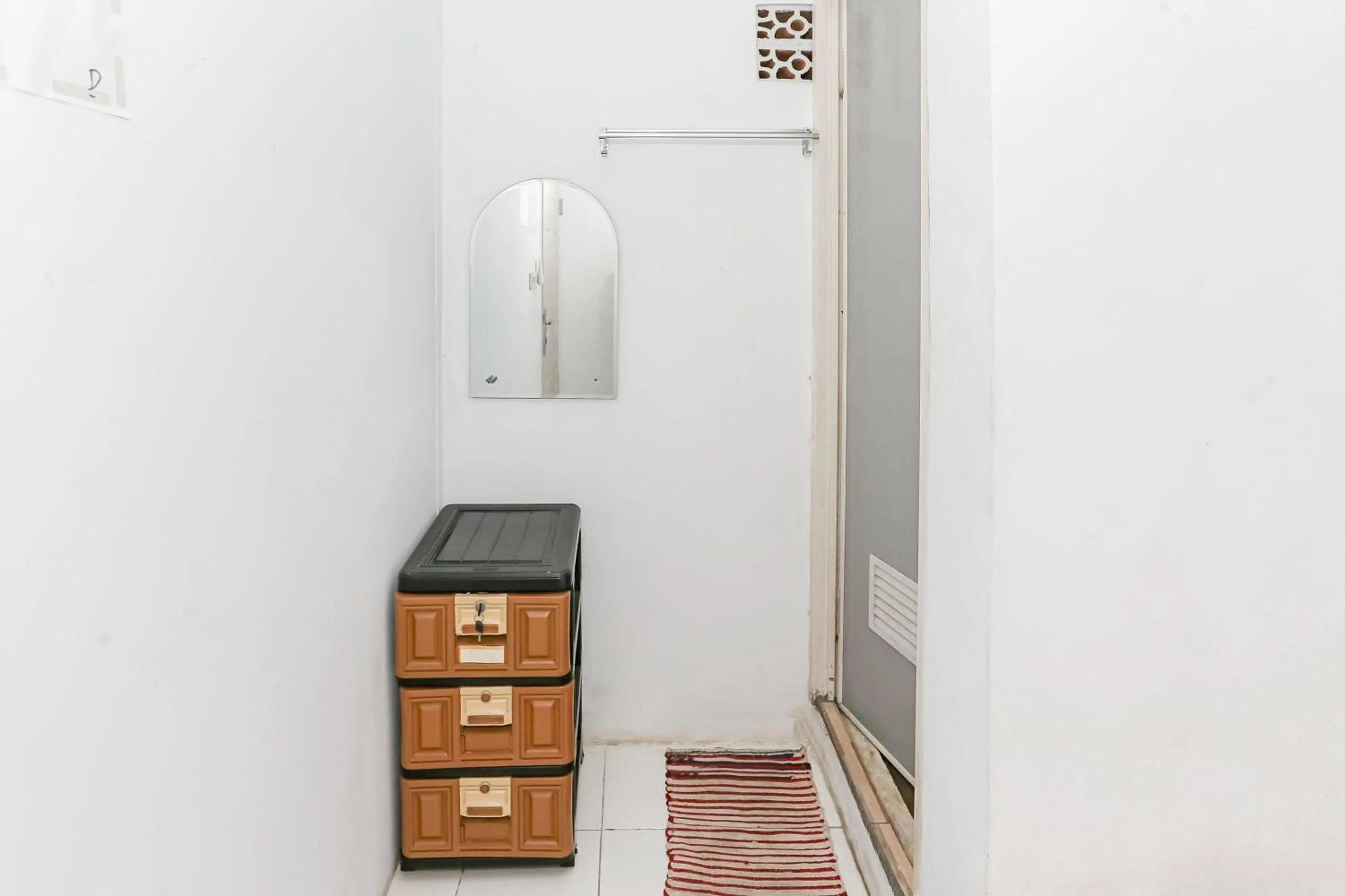 Bedroom in SPOT ON 93515 Pulo Gebang Guest House