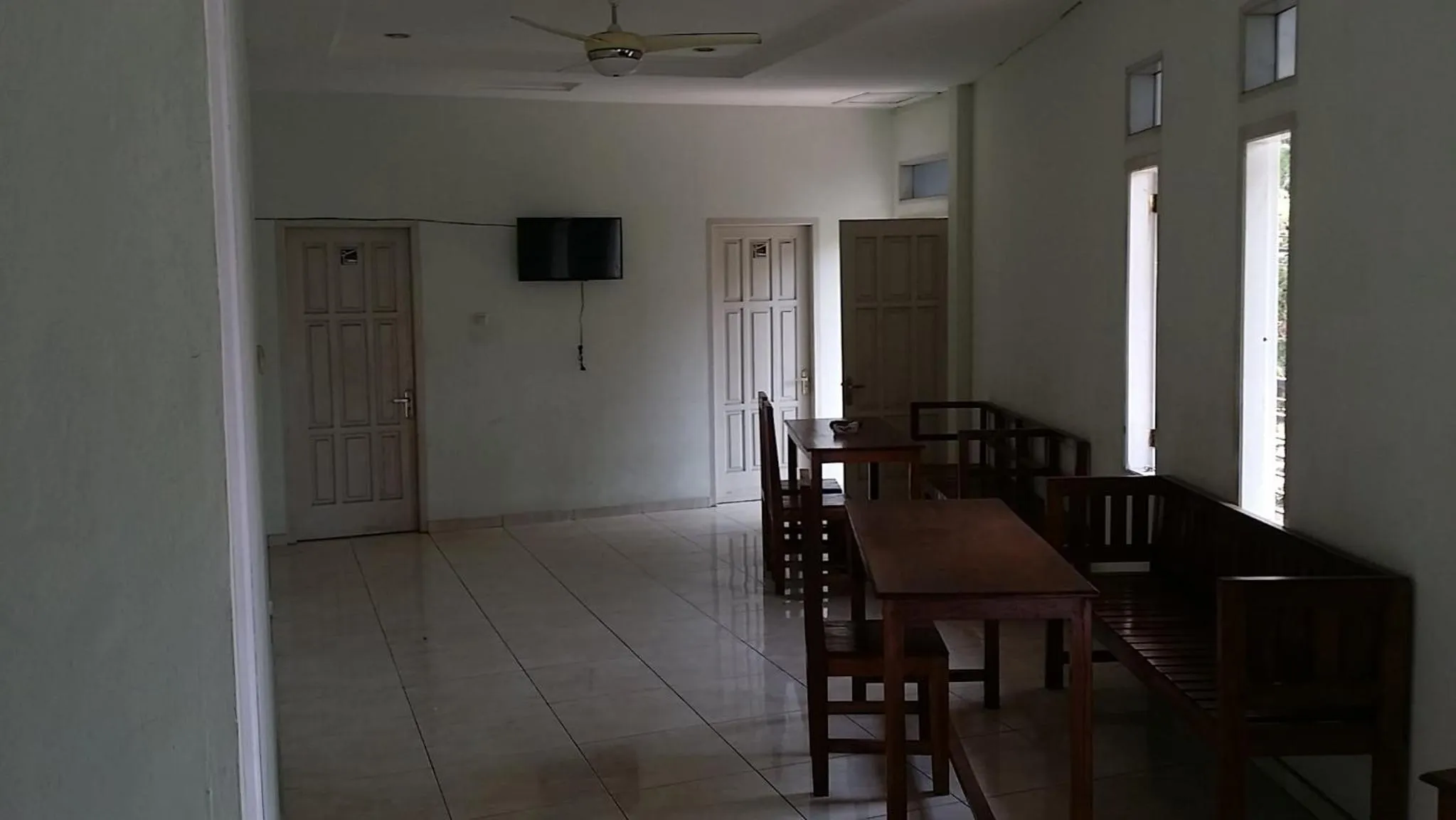 Lobby or reception in Hotel O Sawang Sana Motel Syariah Near SMAN 1 Sangkapura