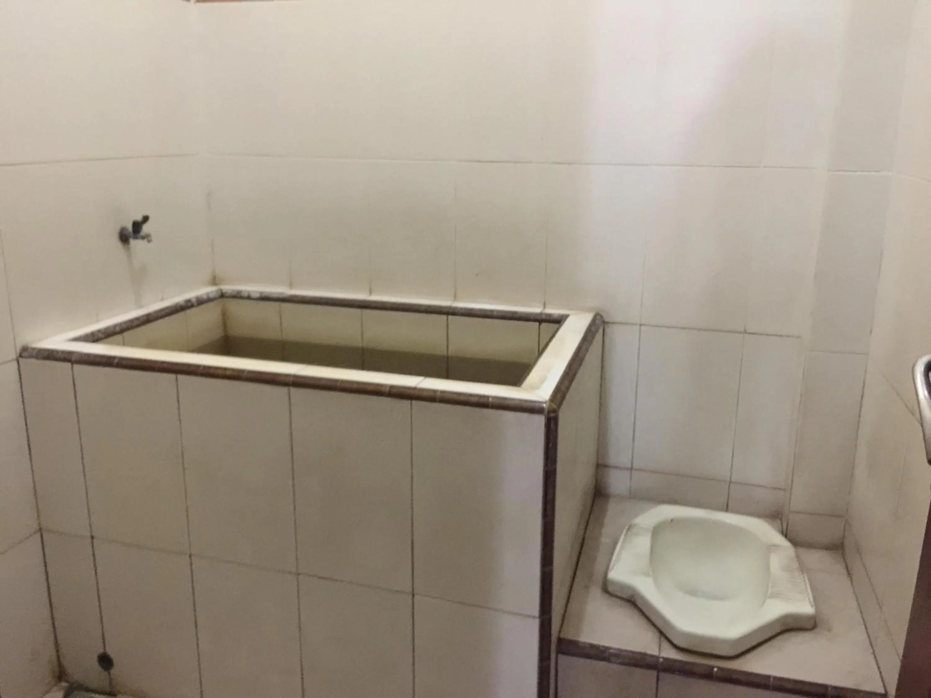 Bathroom in Hotel O Sawang Sana Motel Syariah Near SMAN 1 Sangkapura