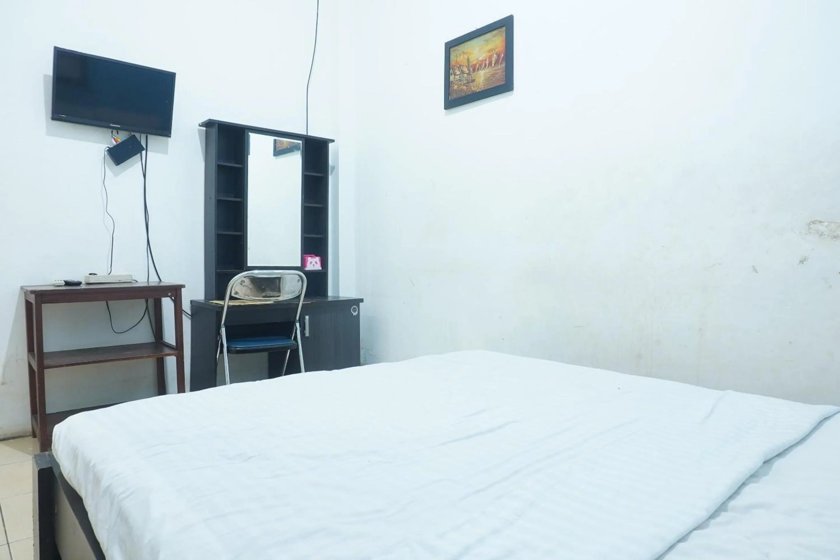 Bedroom, Bed in Hotel O Penginapan Laras PaminggirNearPesona Alam Seafood Pink Mira