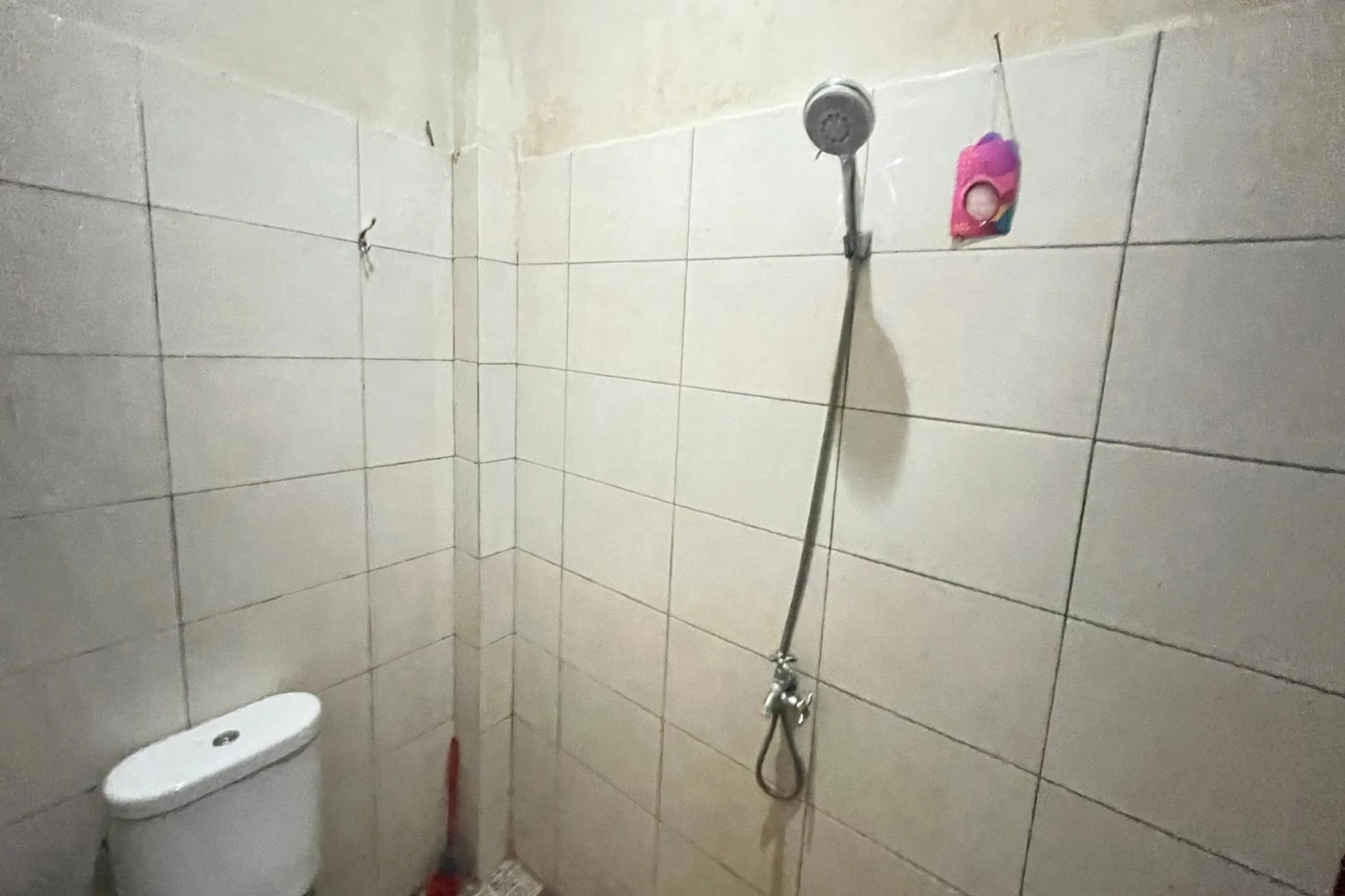 Bedroom in Hotel O Penginapan Laras PaminggirNearPesona Alam Seafood Pink Mira