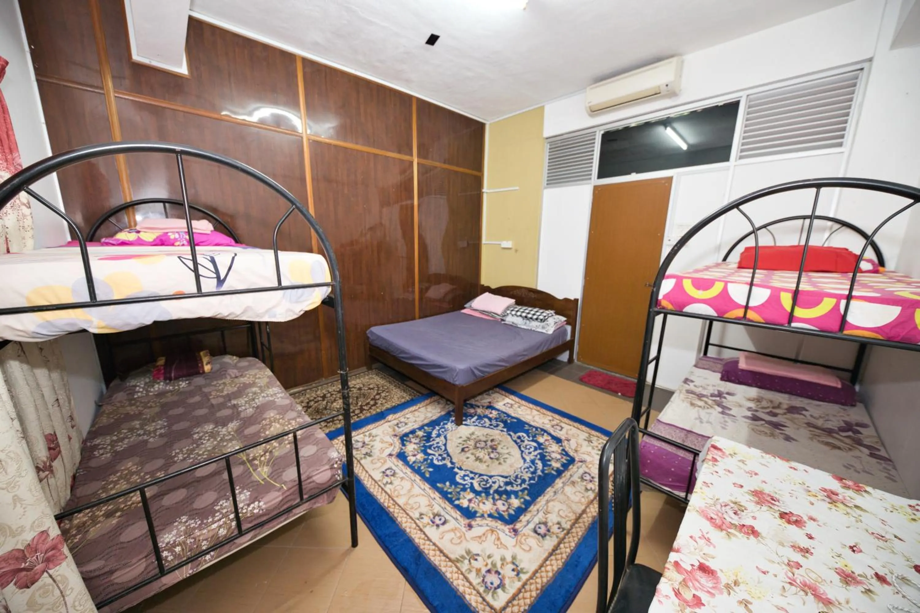 Bedroom in OYO 90915 Ilham Villa