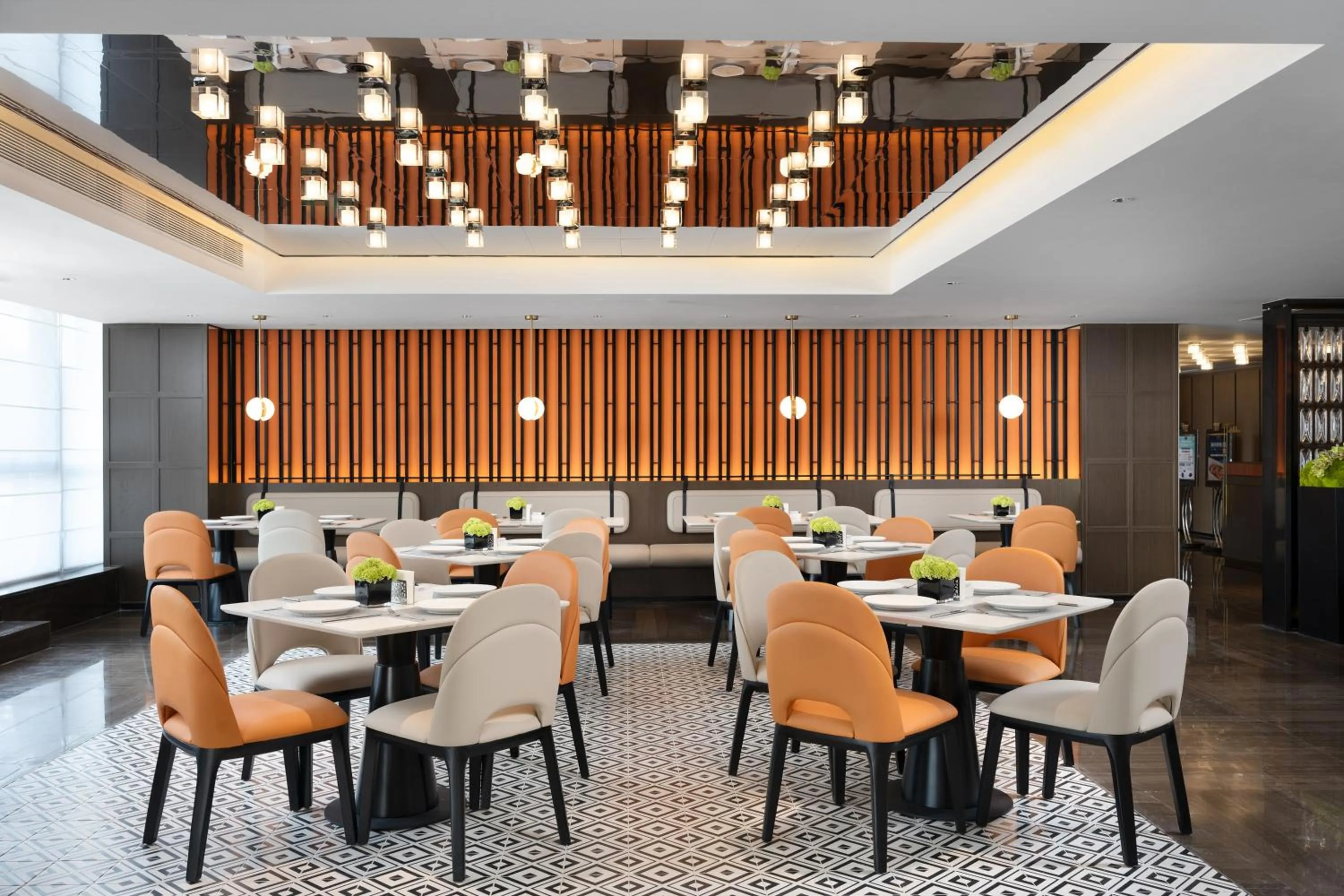 Restaurant/places to eat in Hampton by Hilton Guangzhou Renhe Baiyun Airport-Free Shuttle Bus During The Canton Fair