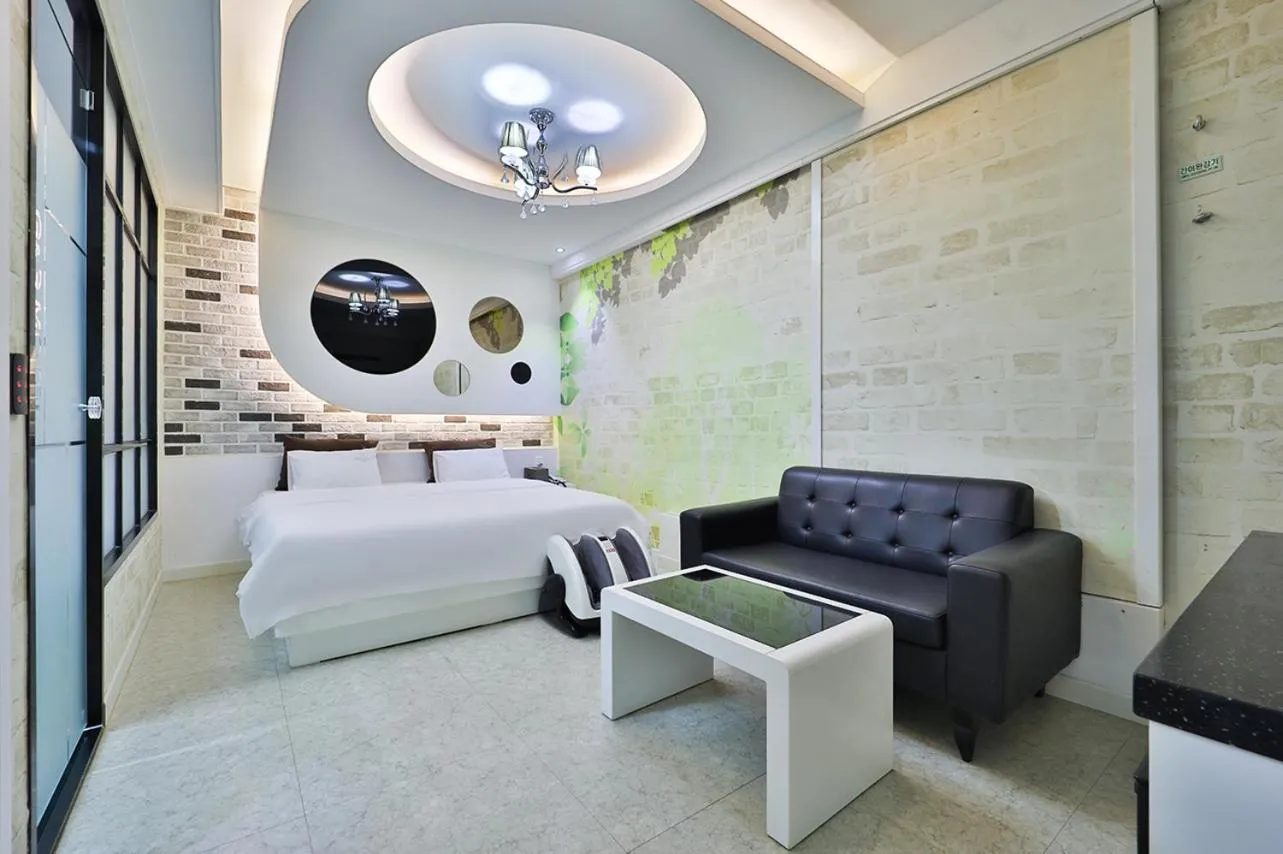 Bedroom, Bed in G&G Hotel