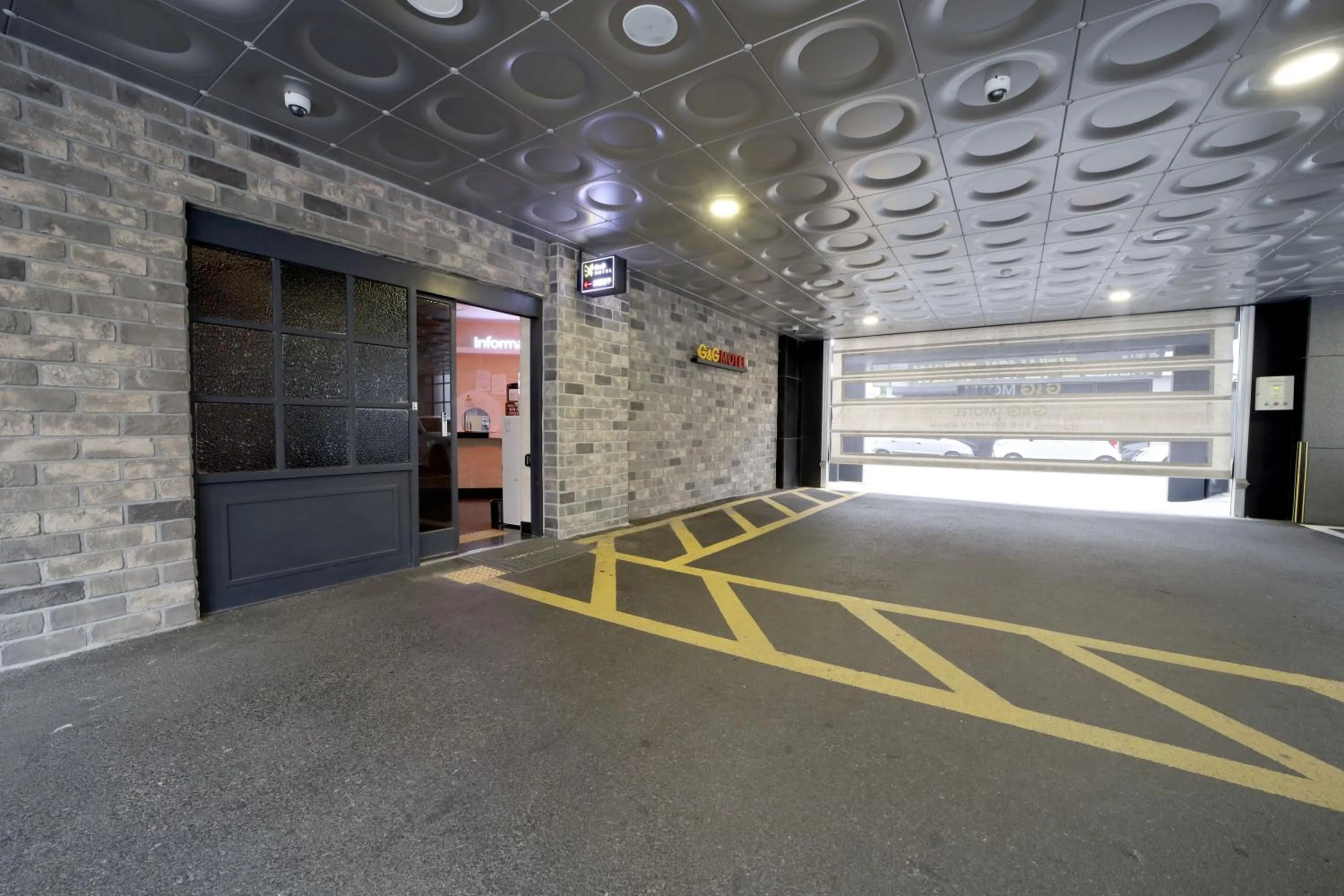 Parking in G&G Hotel