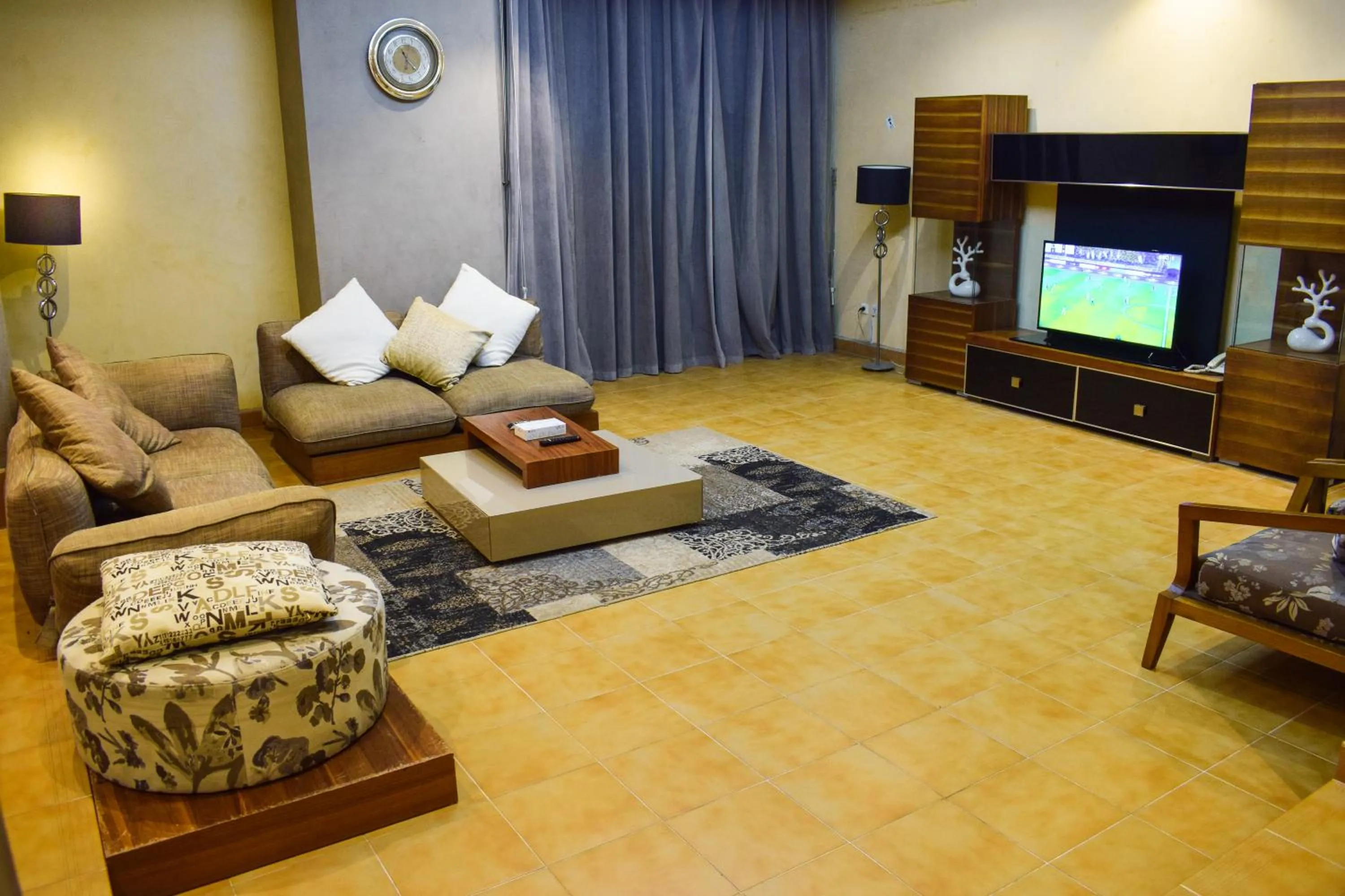 Arjan Qurtuba Served Apartments