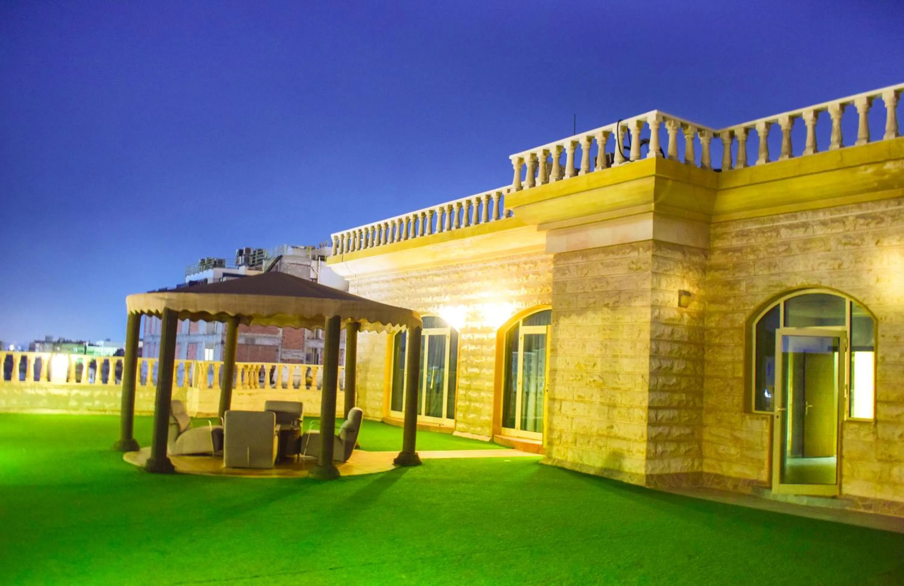 Arjan Qurtuba Served Apartments