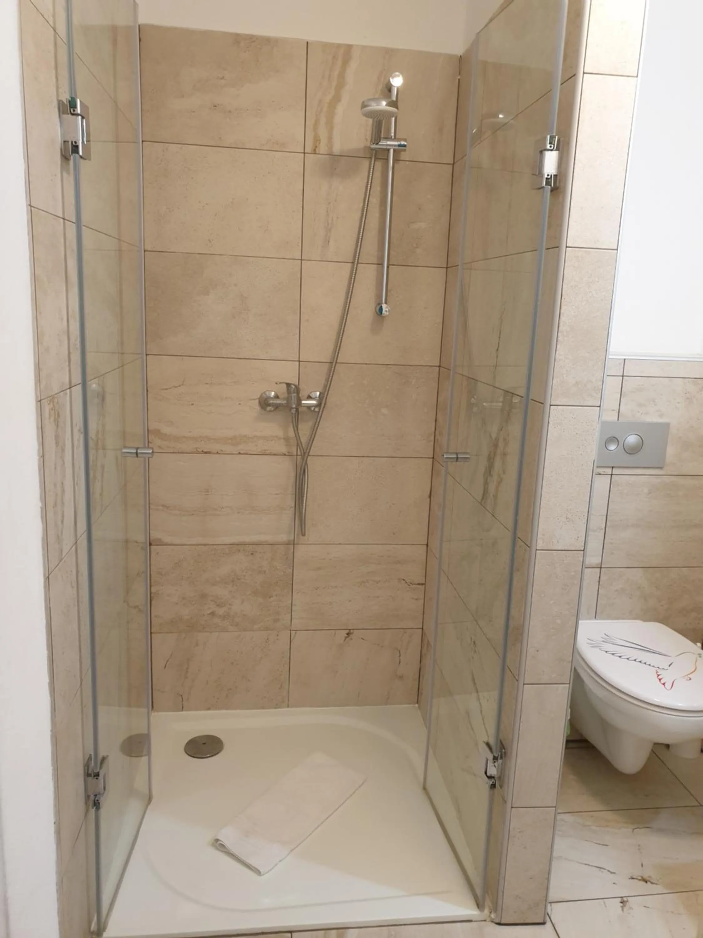 Toilet in Amber Gardenview Studios Downtown