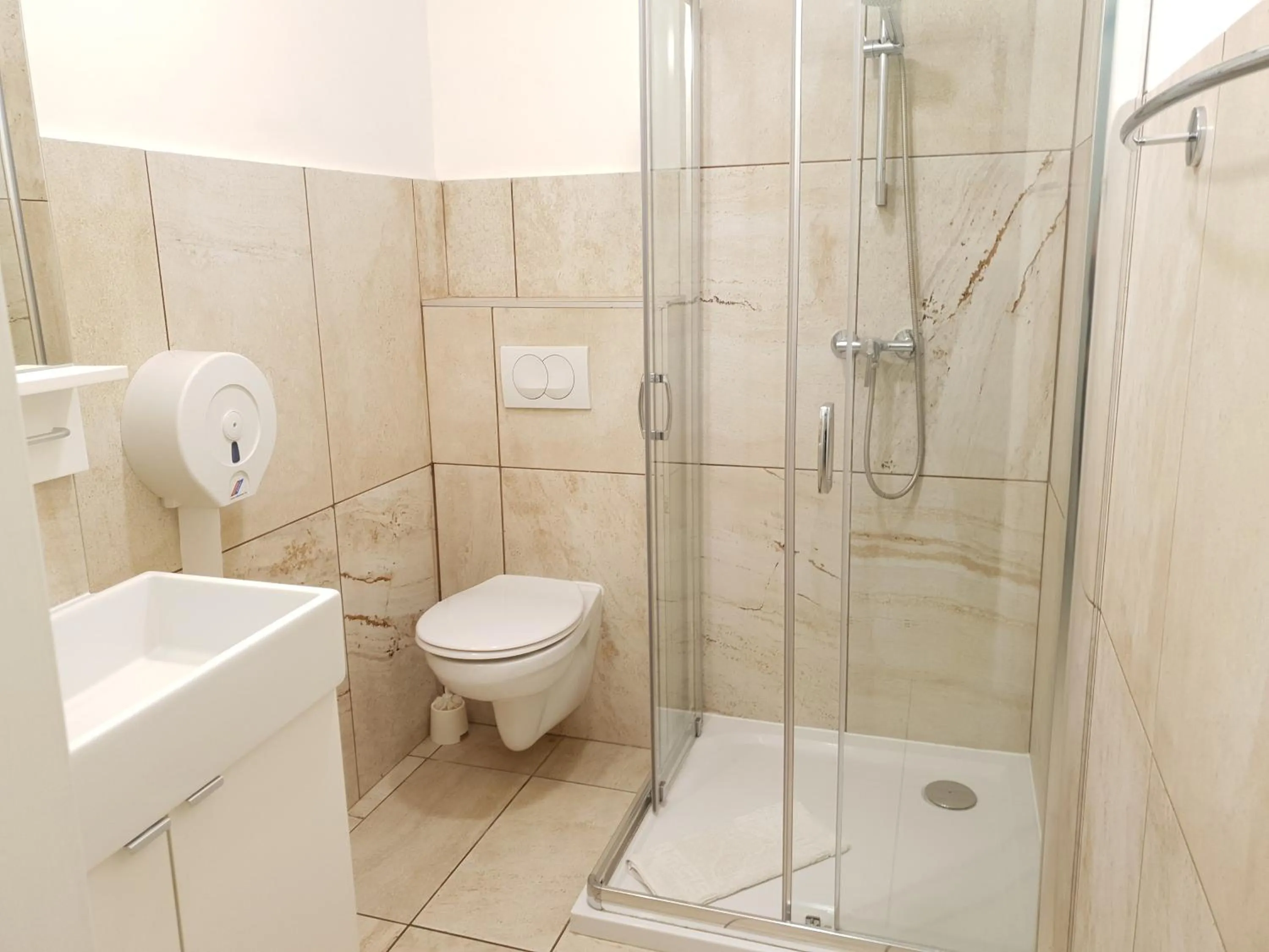 Toilet in Amber Gardenview Studios Downtown