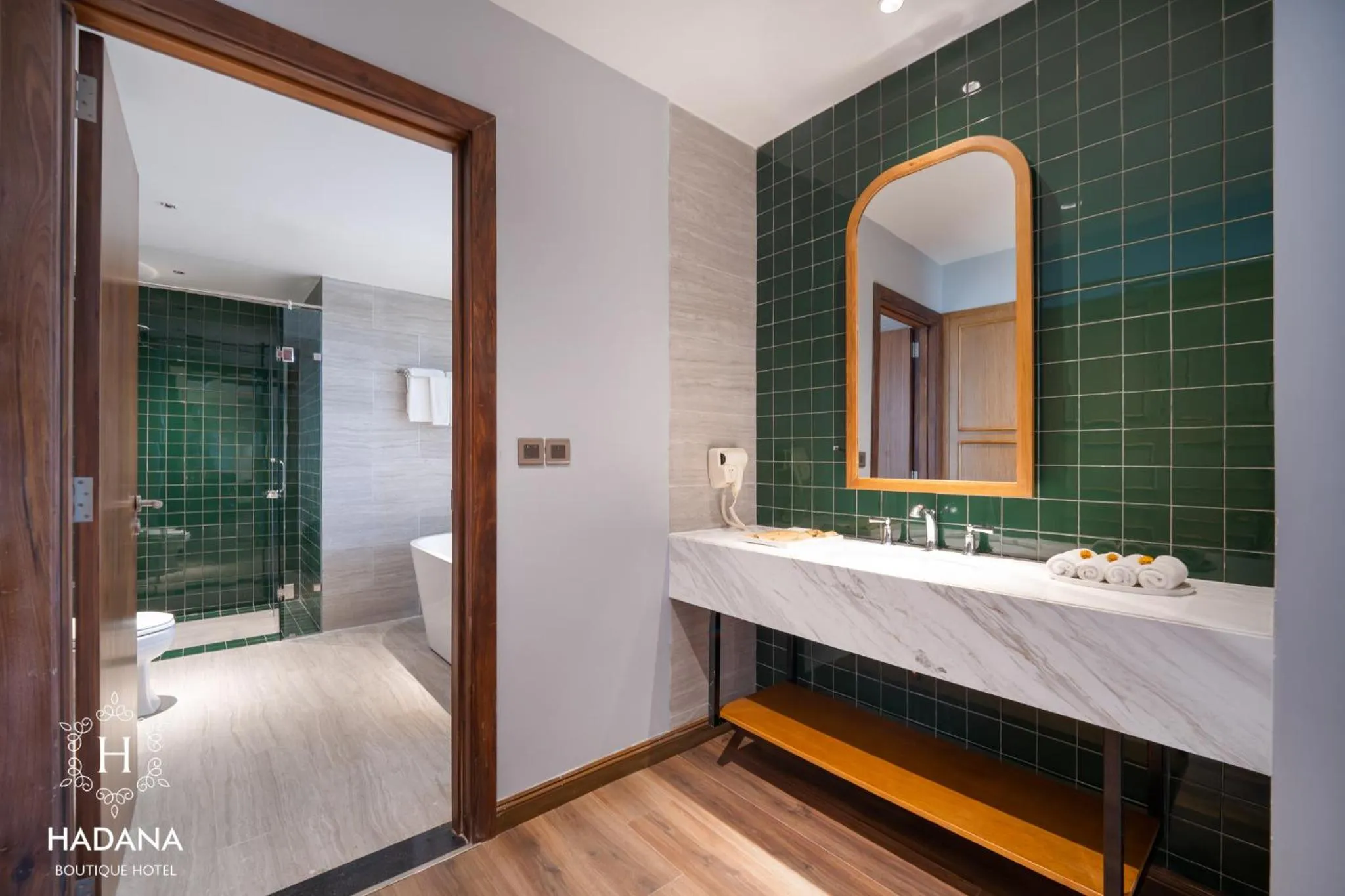 Shower in Hadana Boutique Hotel Danang