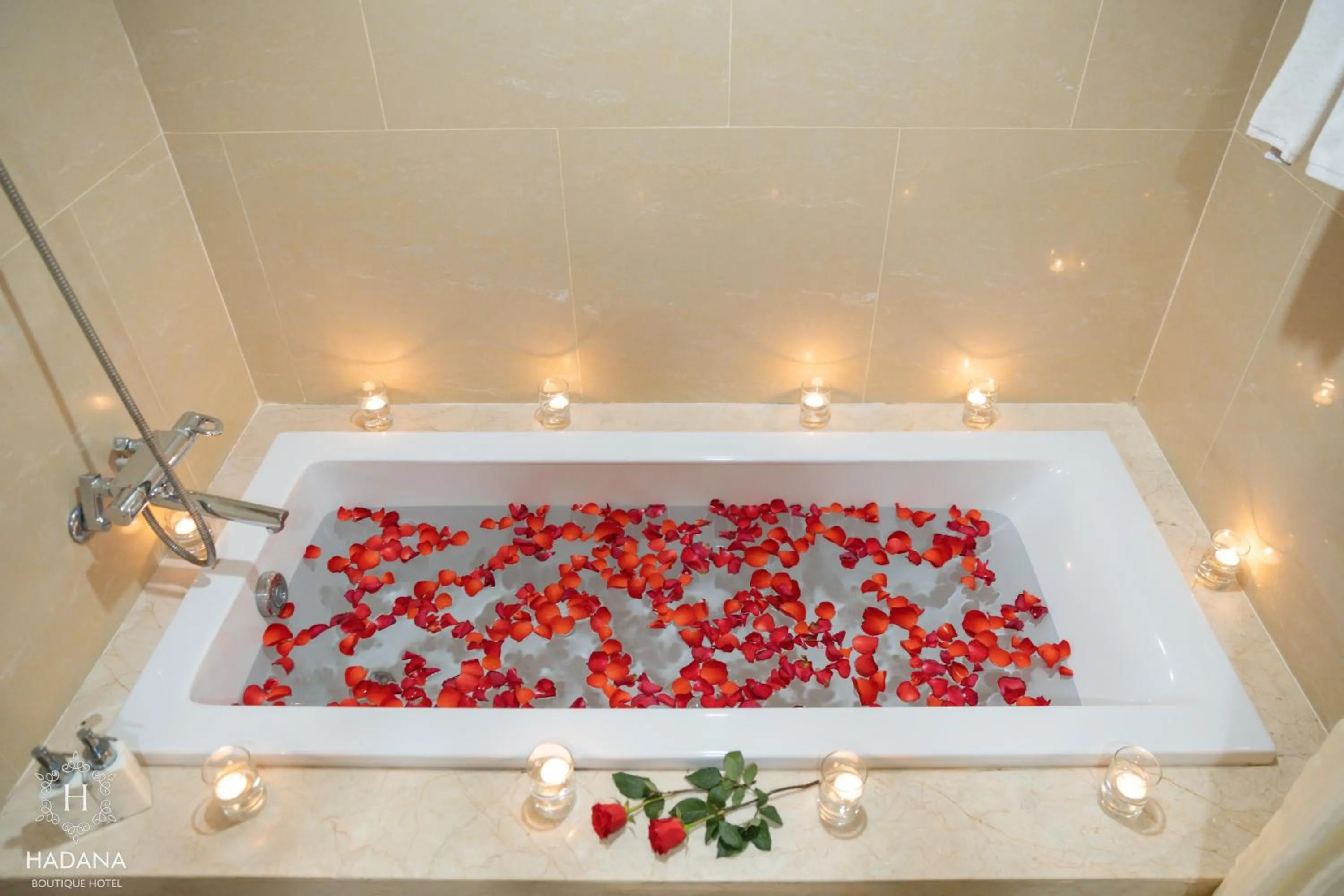 Hot Tub in Hadana Boutique Hotel Danang