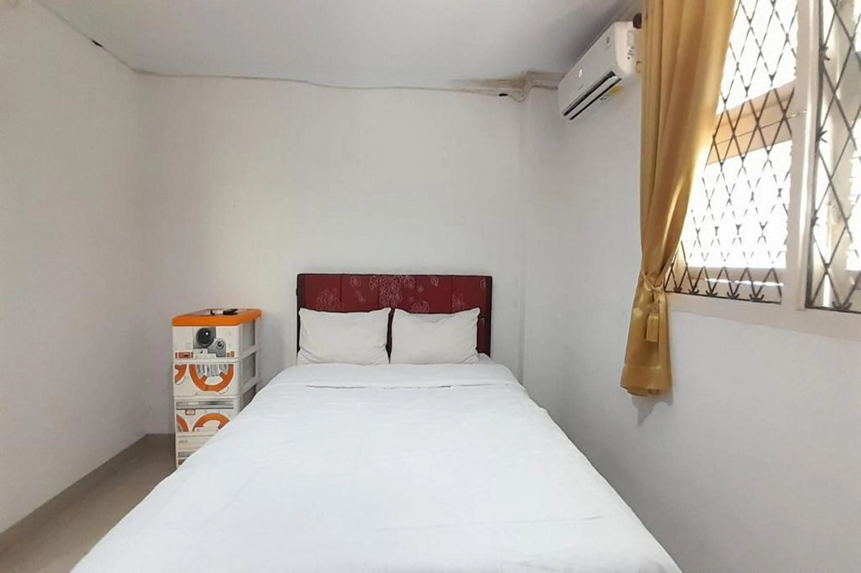 Bedroom, Bed in Hotel O Homestay Pakmuklis Syariah 2 Near Taman Mini Lhokseumawe