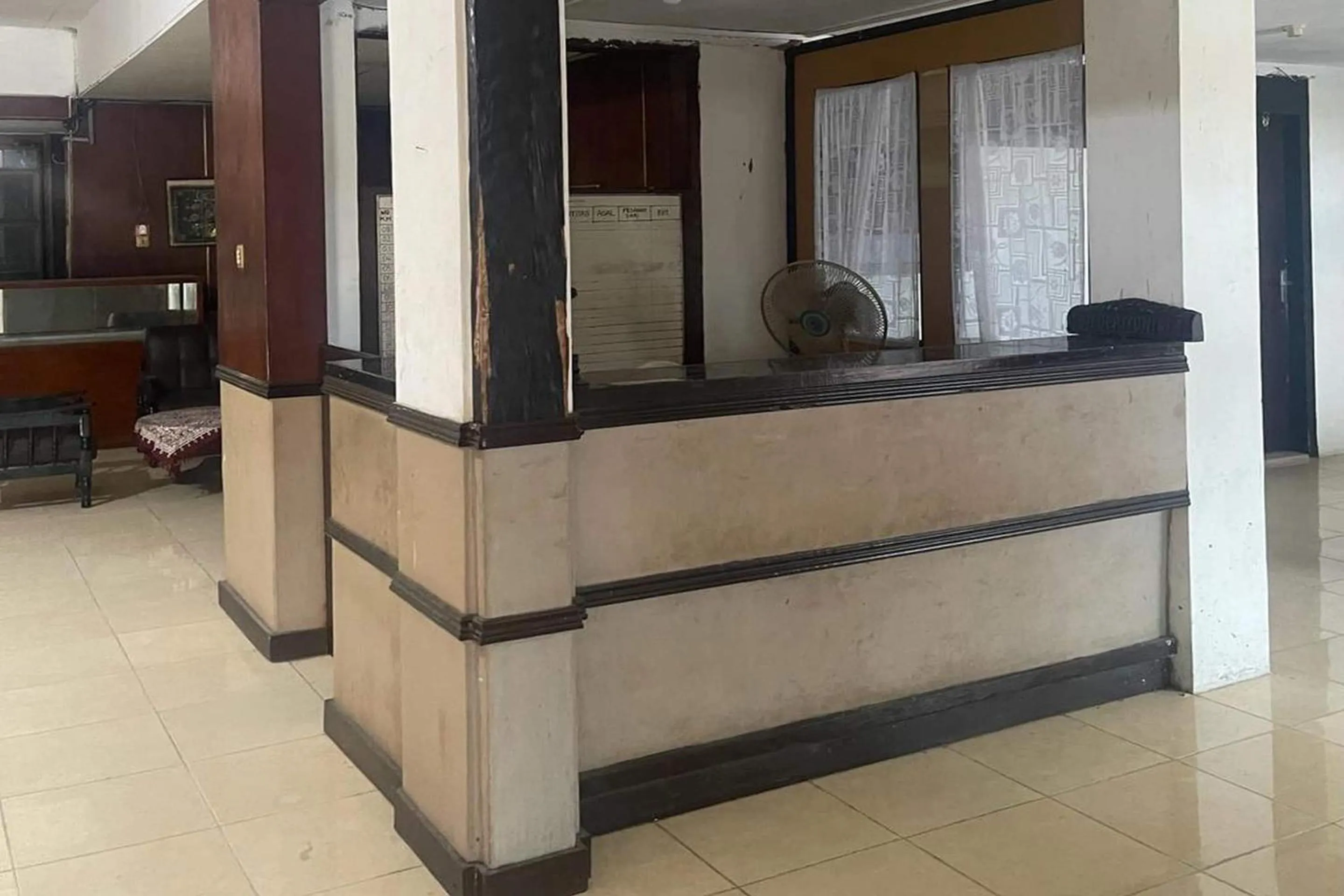 Lobby or reception in Hotel O Saril Riverside HomestayNearLapangan Musara Alun