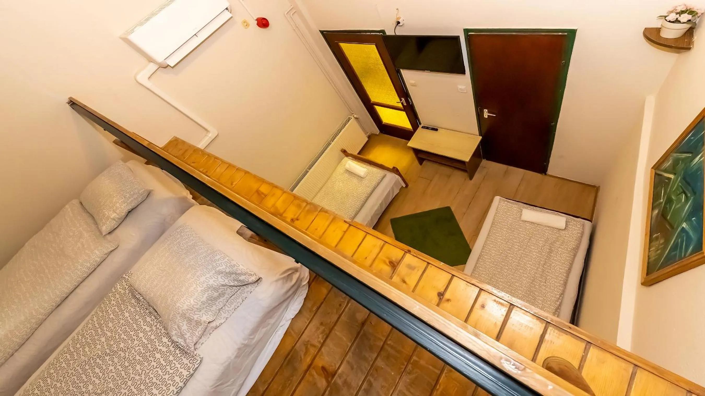 Photo of the whole room in Csillagtúra Panzió