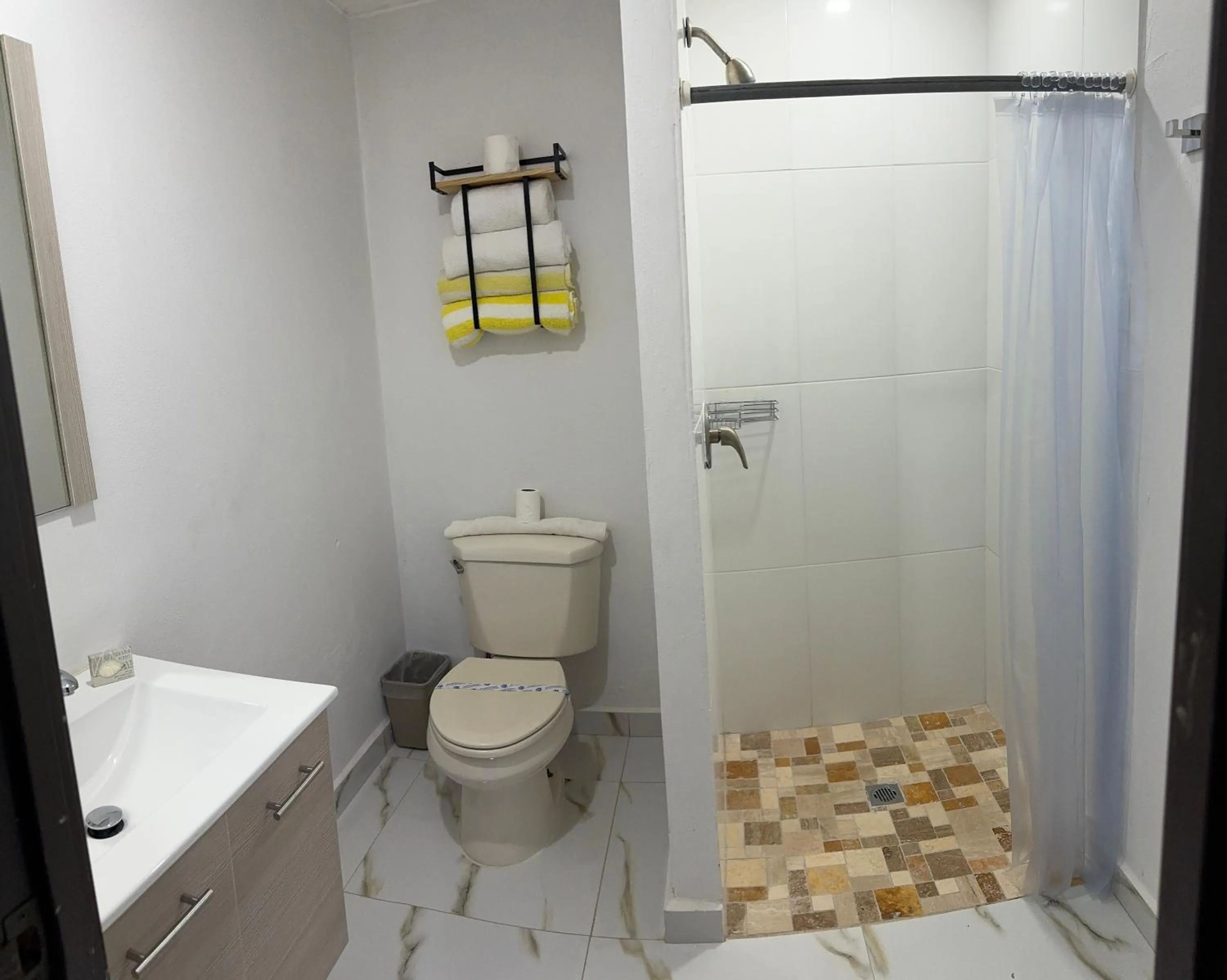 Bathroom in Arecibo Inn