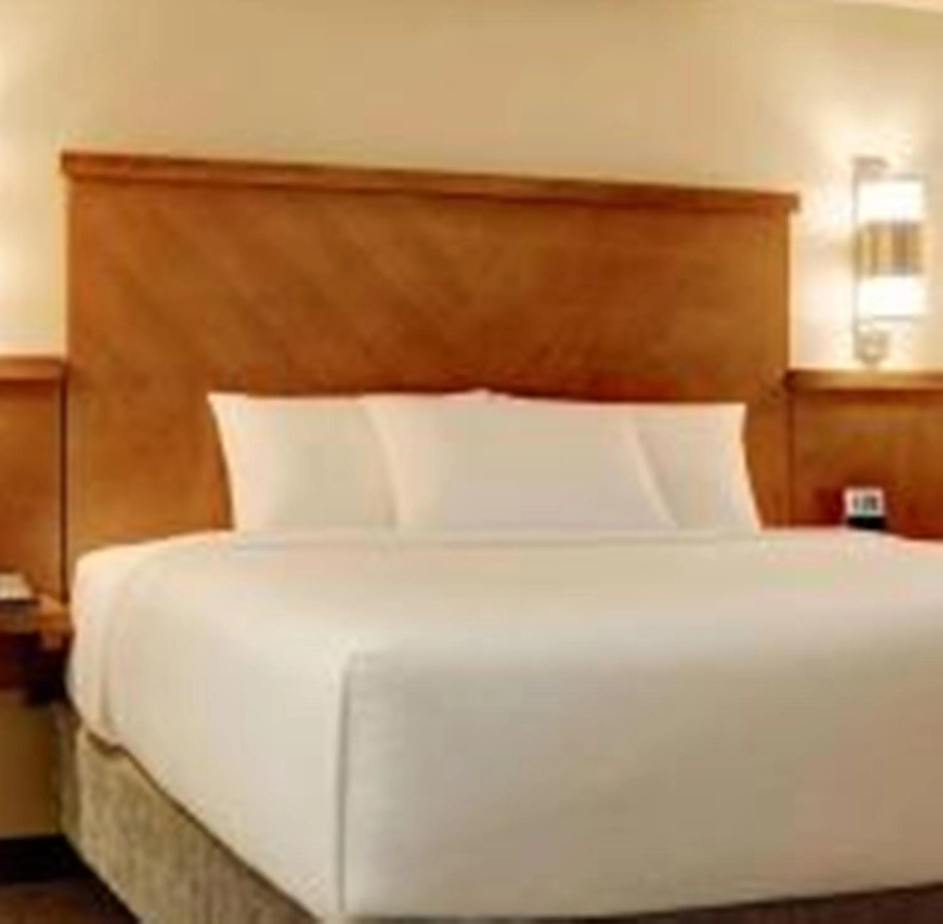 Bedroom, Bed in Sonesta Select Atlanta Duluth