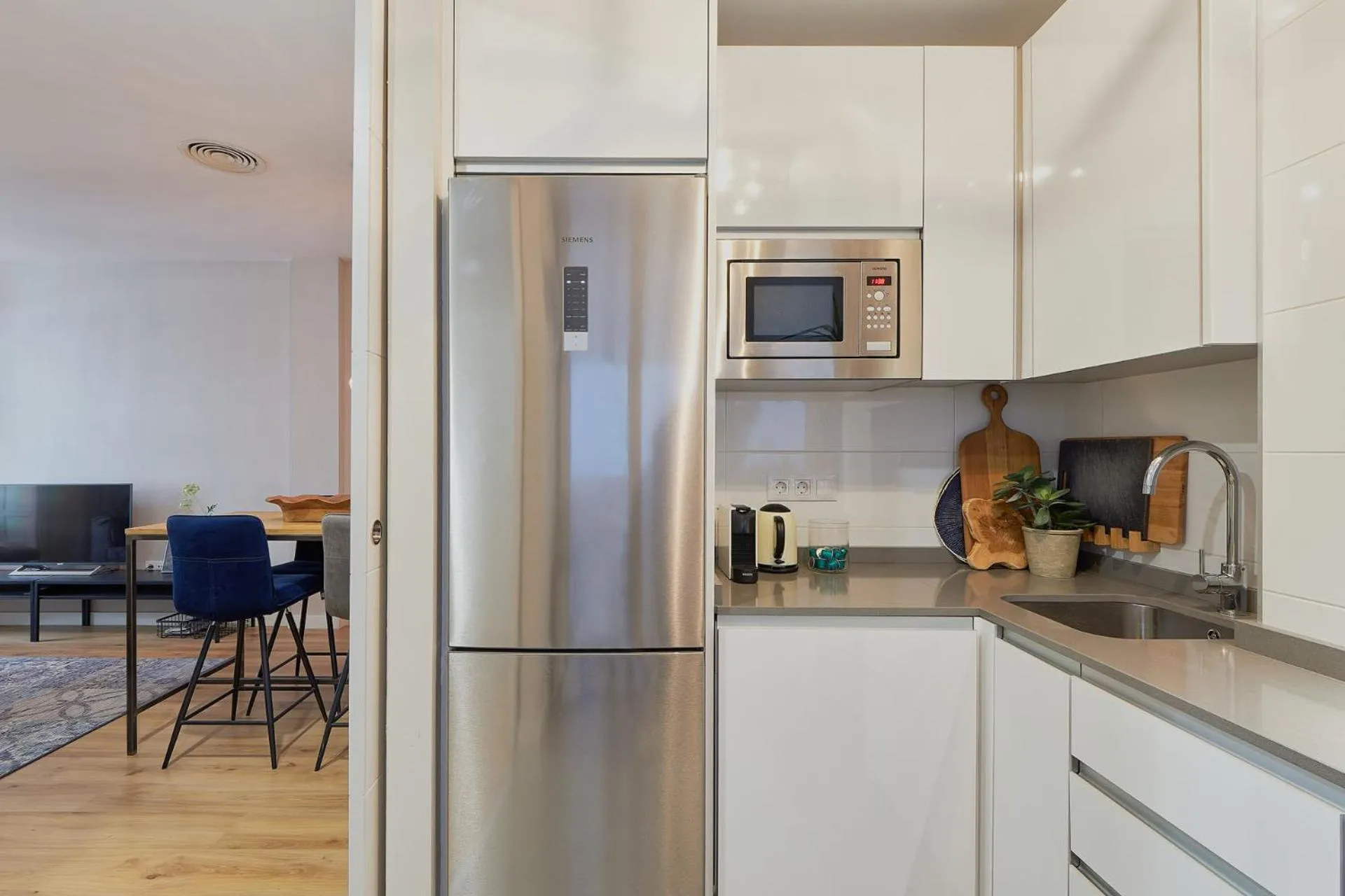 Kitchen or kitchenette in Somera Apartment in Malaga by Solaga Holiday Homes