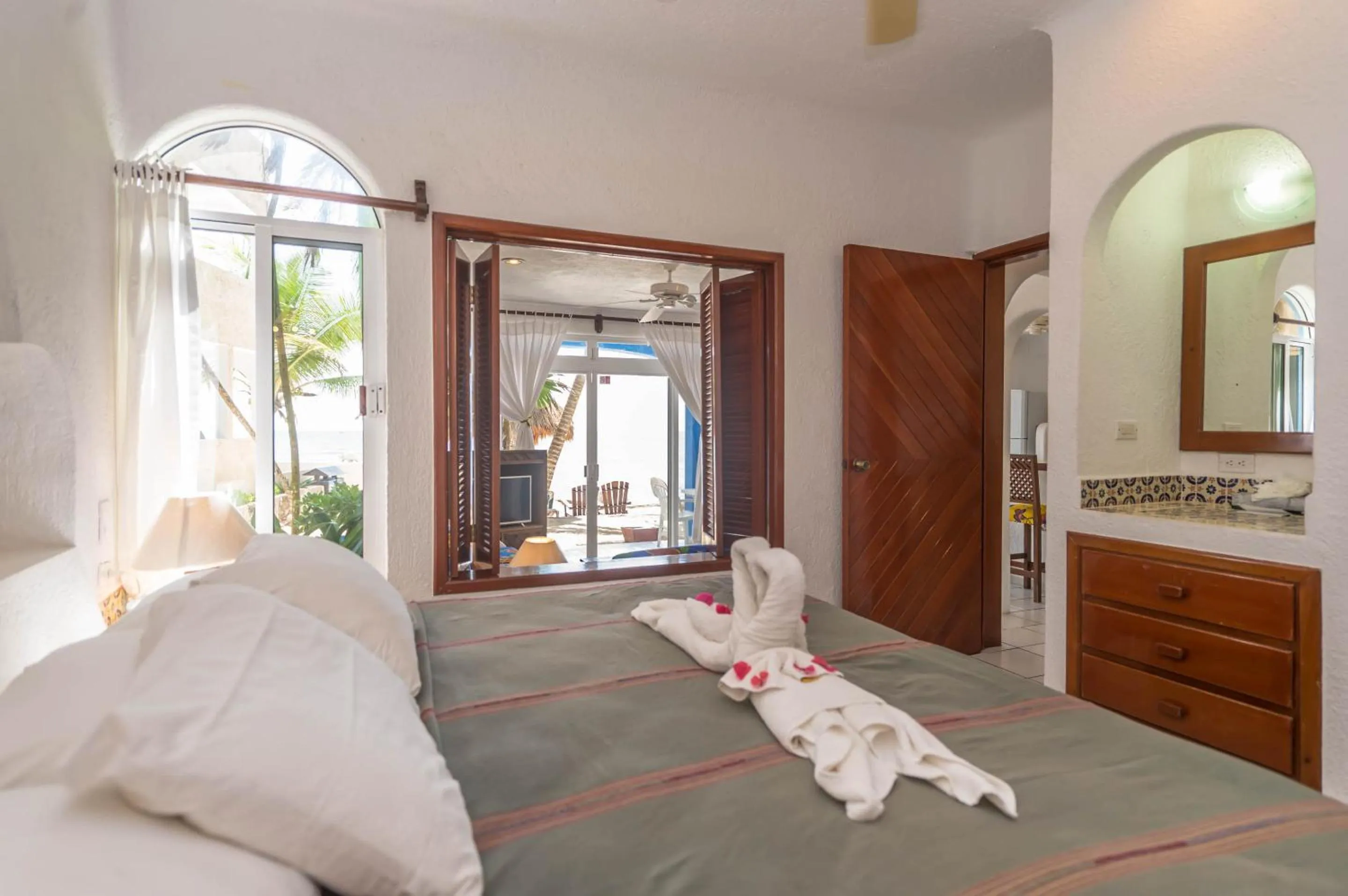 Bedroom, Bed in Del Sol Beachfront