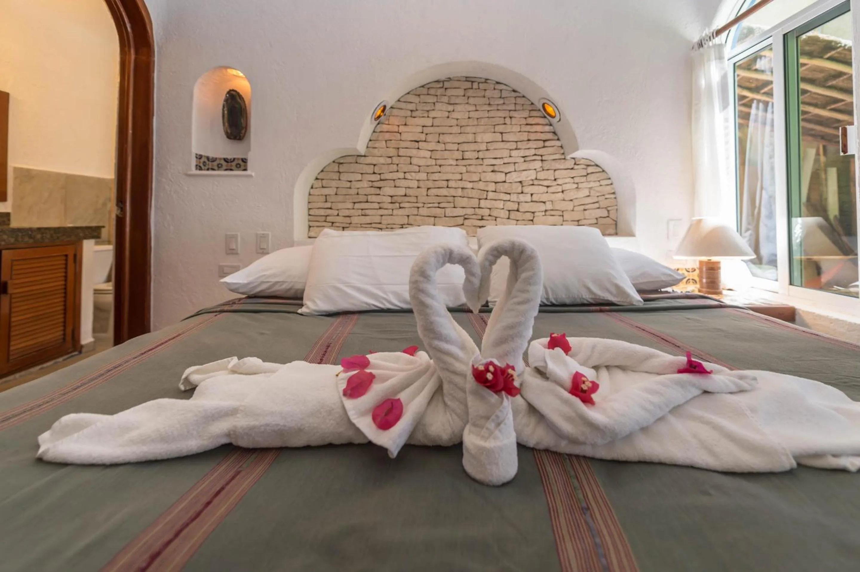 Bedroom, Bed in Del Sol Beachfront
