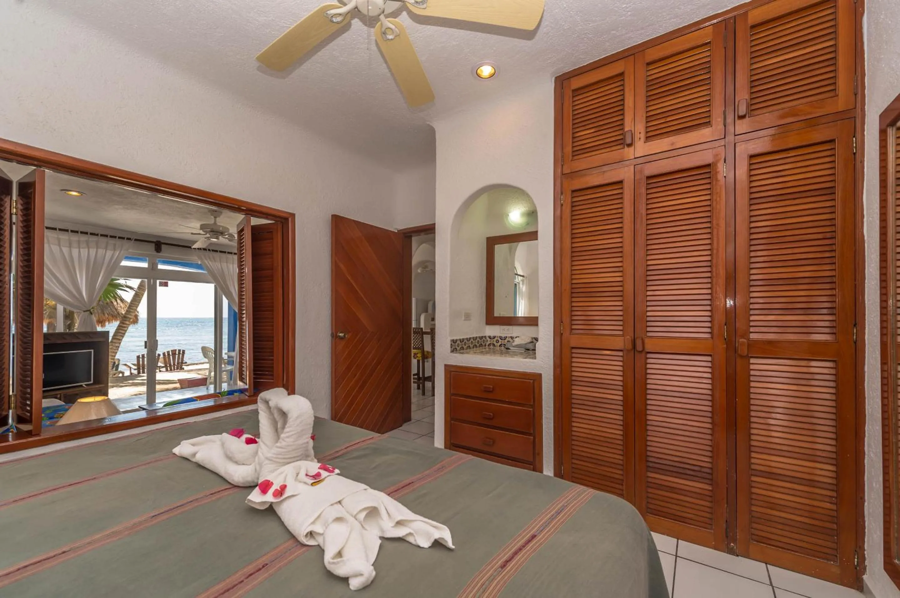Bedroom, Bed in Del Sol Beachfront
