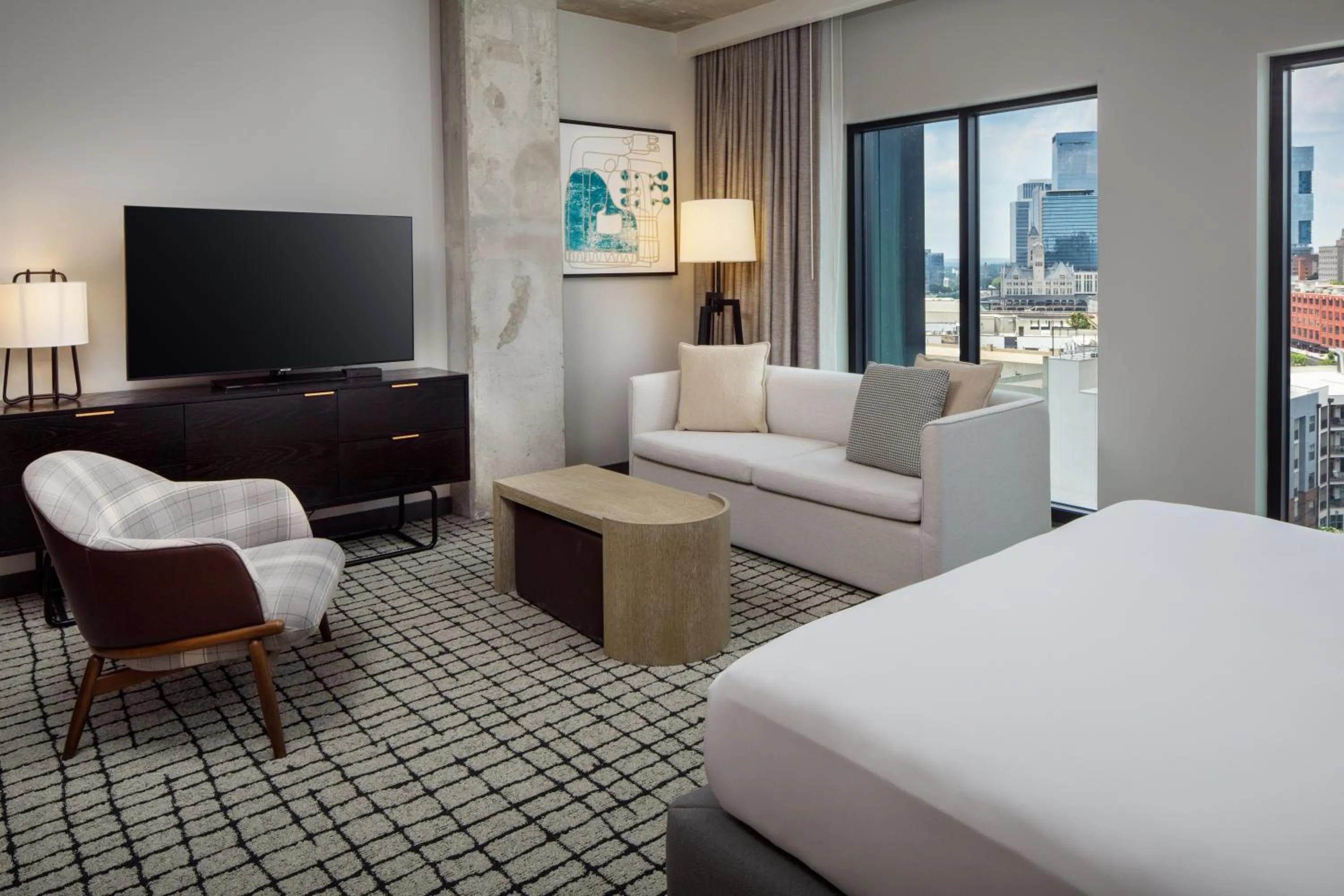 TV and multimedia, Bed in Homewood Suites By Hilton Nashville Downtown The Gulch