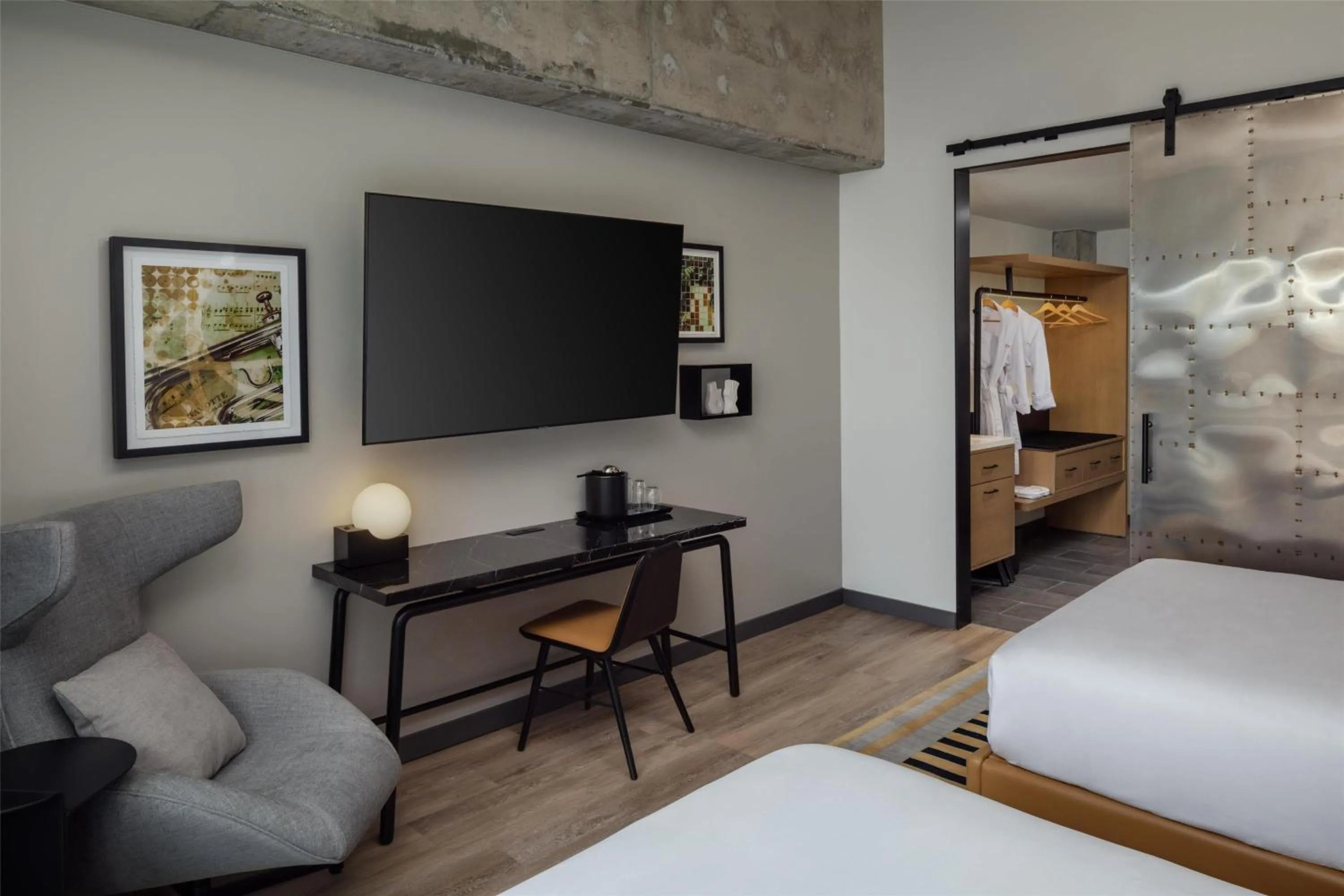 Bed in Canopy By Hilton Nashville Downtown The Gulch