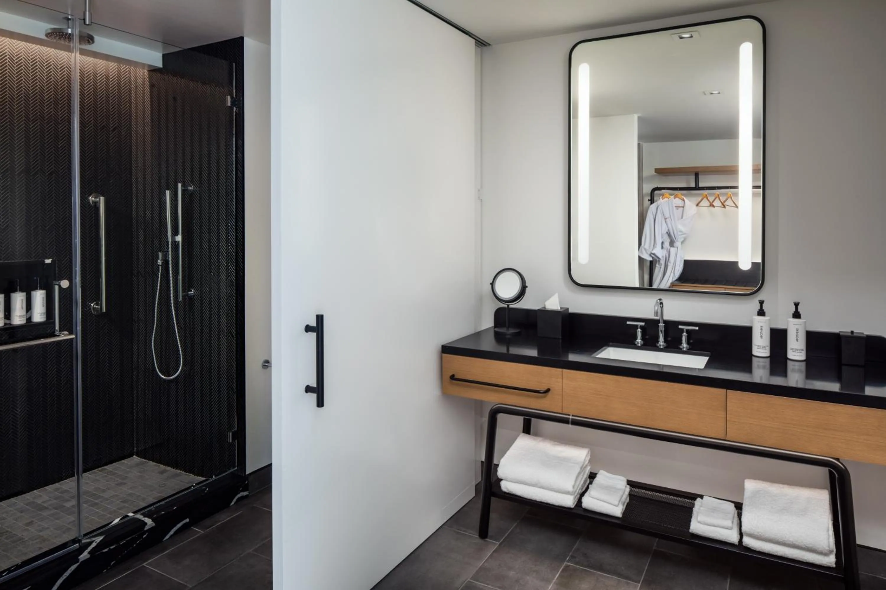 Shower in Canopy By Hilton Nashville Downtown The Gulch