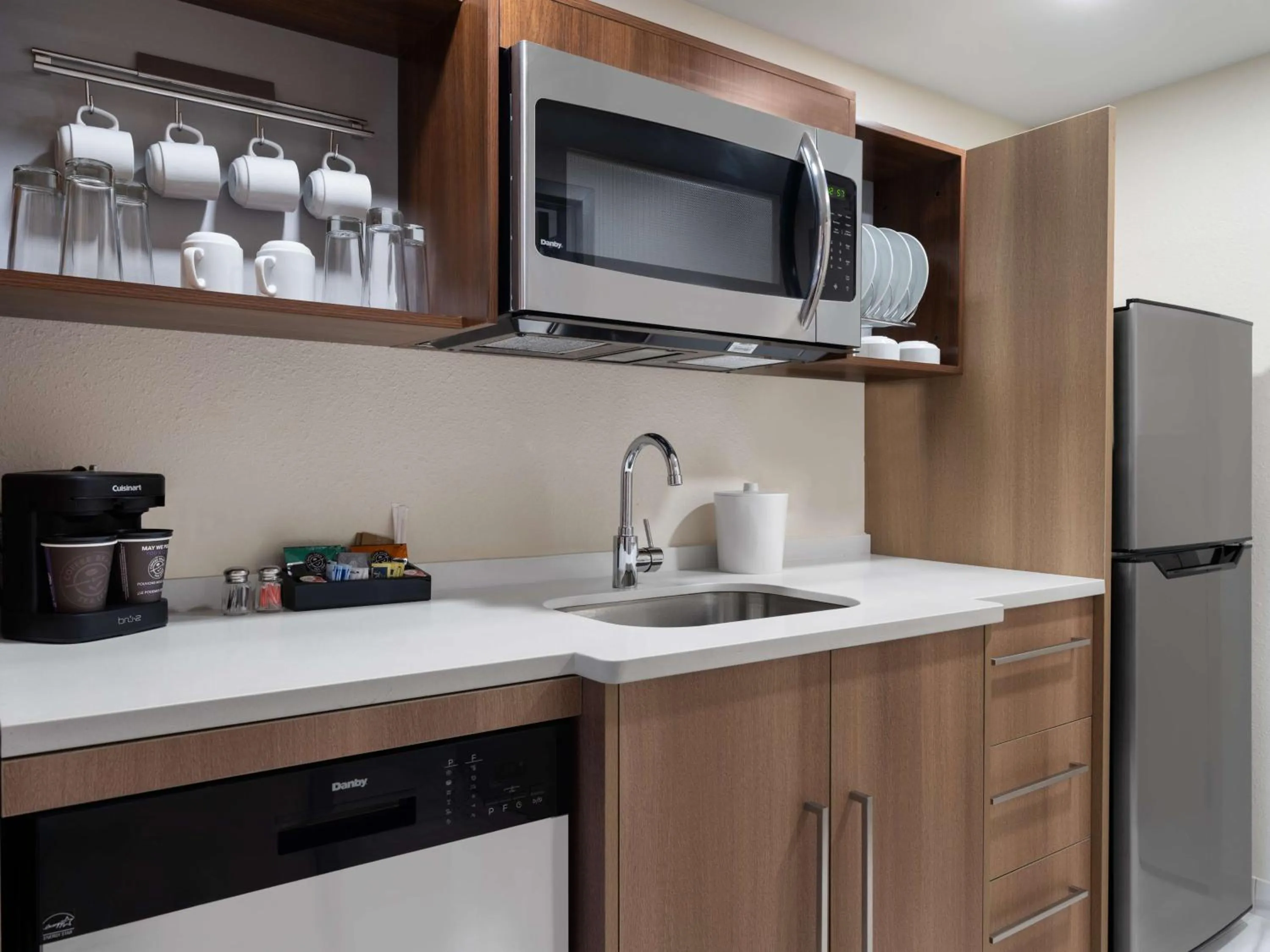 Kitchen or kitchenette in Home2 Suites By Hilton Brownsburg