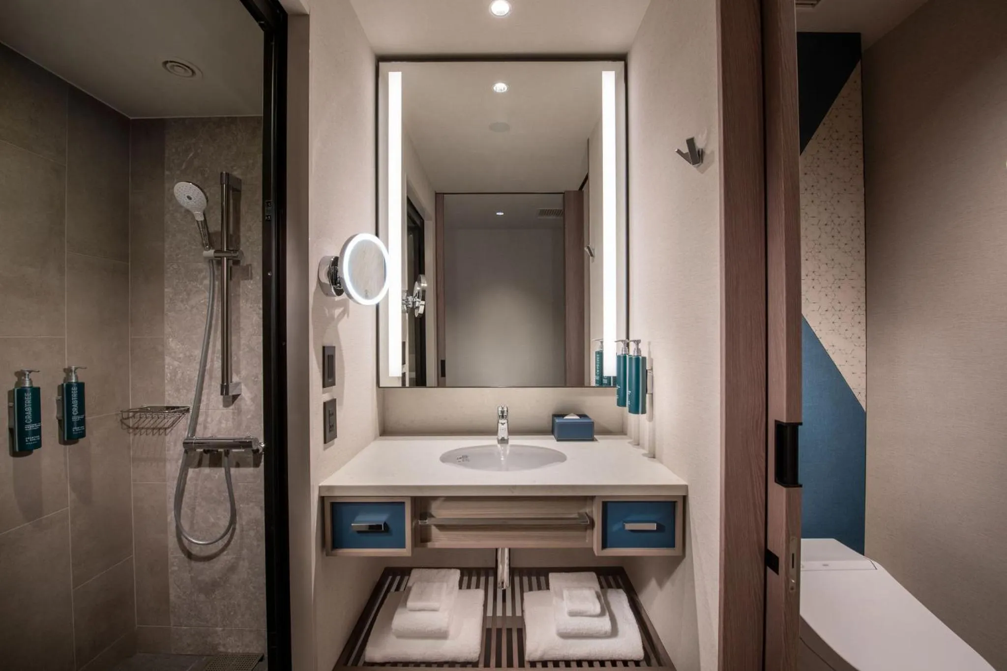 Bathroom in DoubleTree by Hilton Osaka Castle