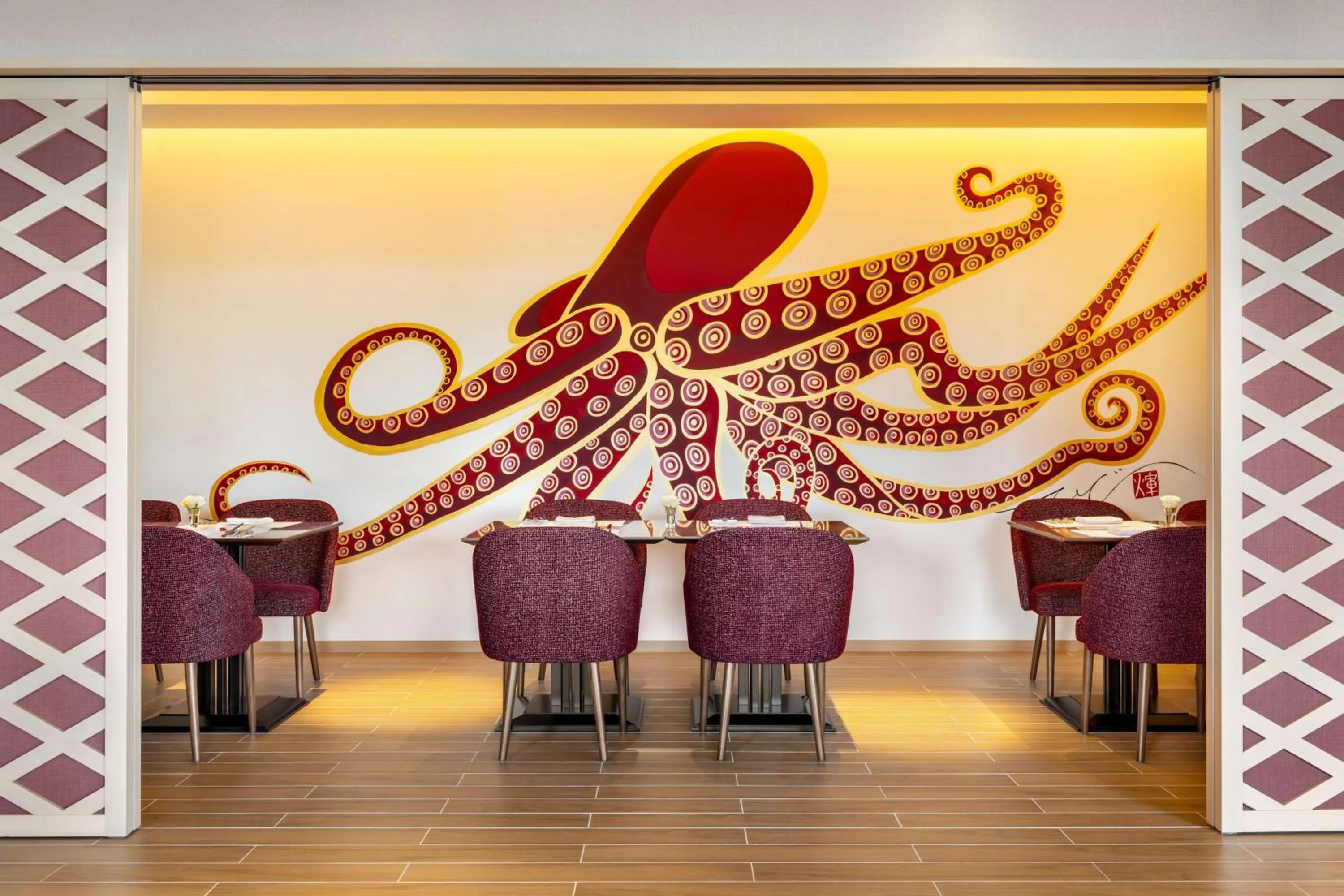 Restaurant/places to eat in DoubleTree by Hilton Osaka Castle