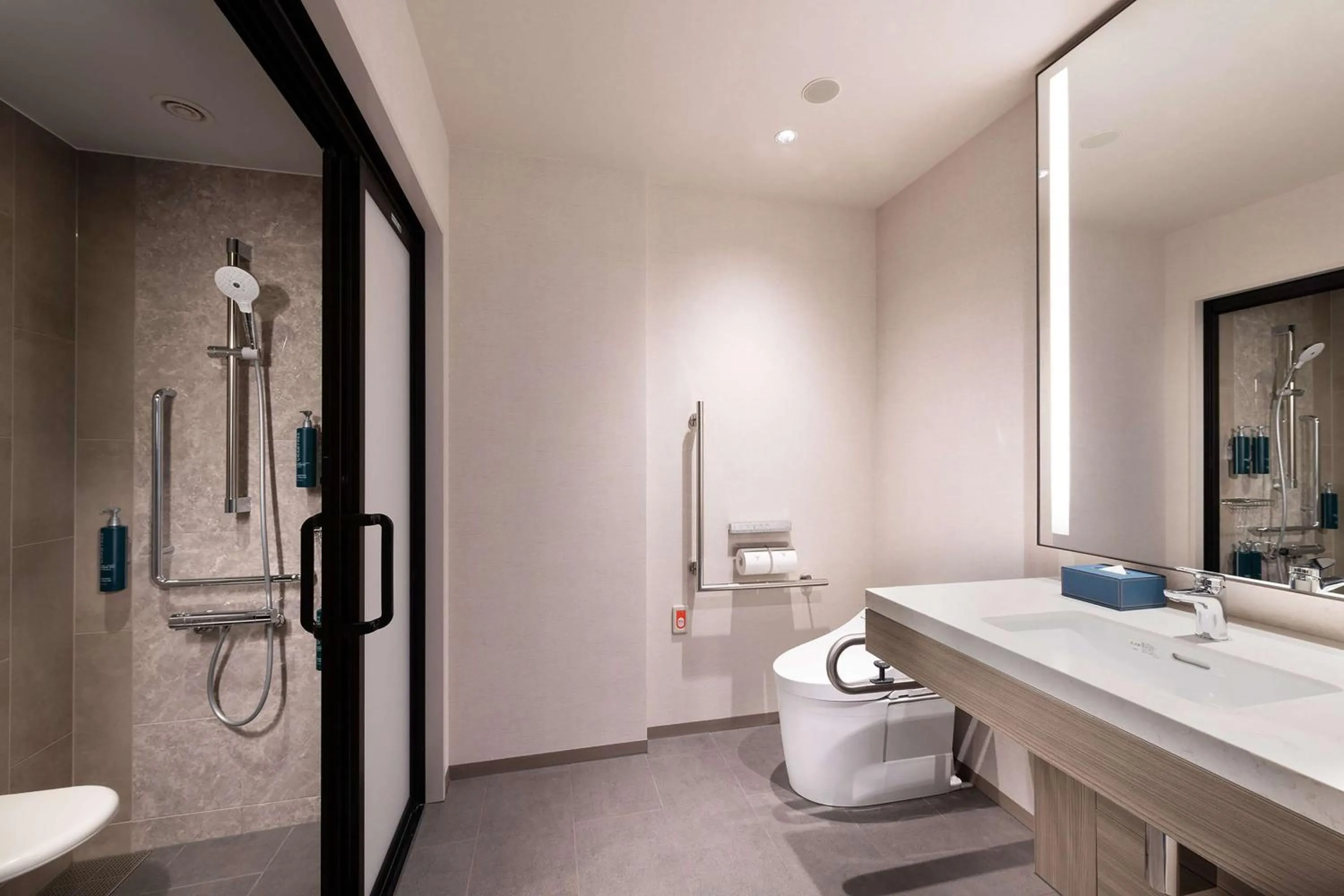 Bathroom in DoubleTree by Hilton Osaka Castle