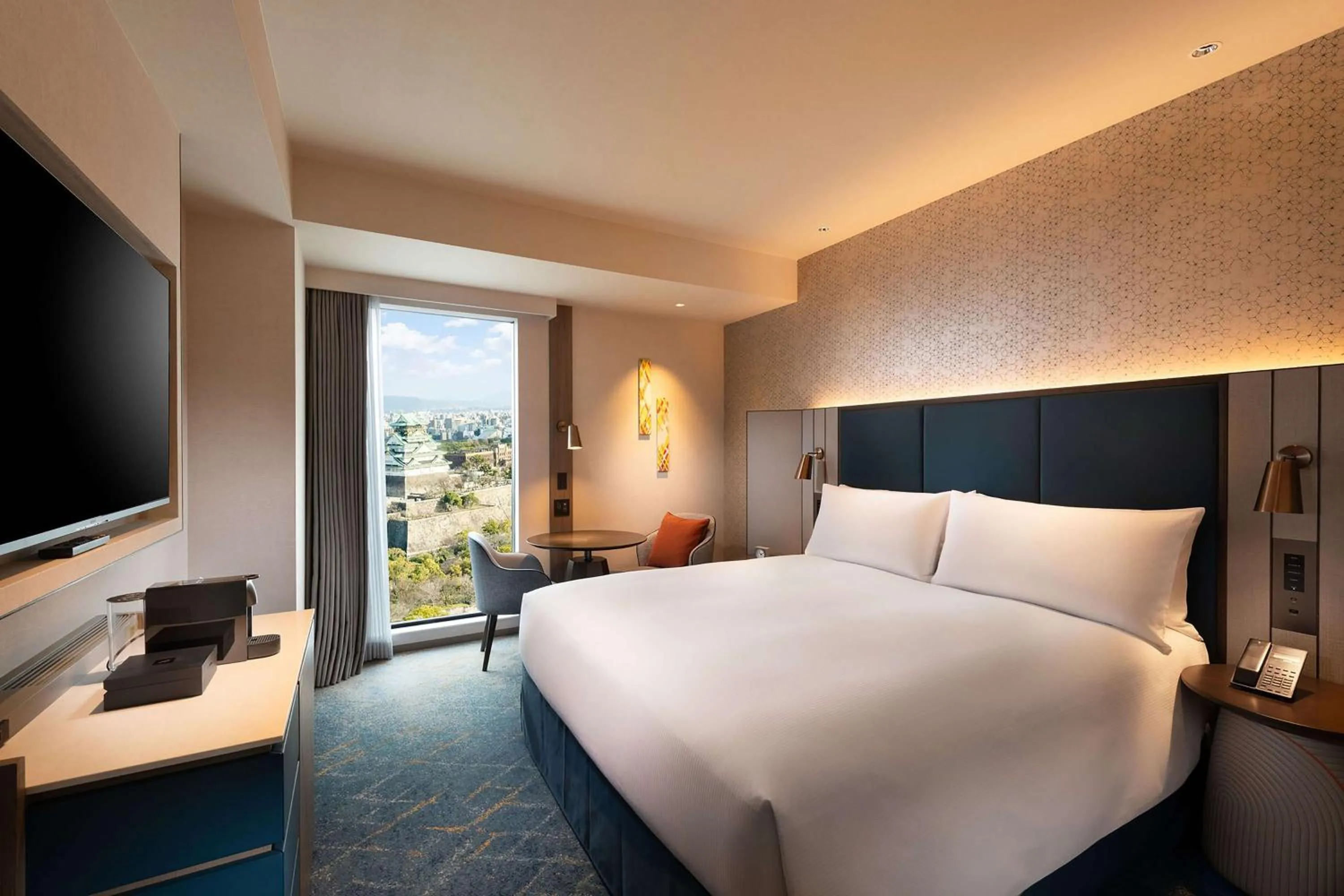 Bed in DoubleTree by Hilton Osaka Castle