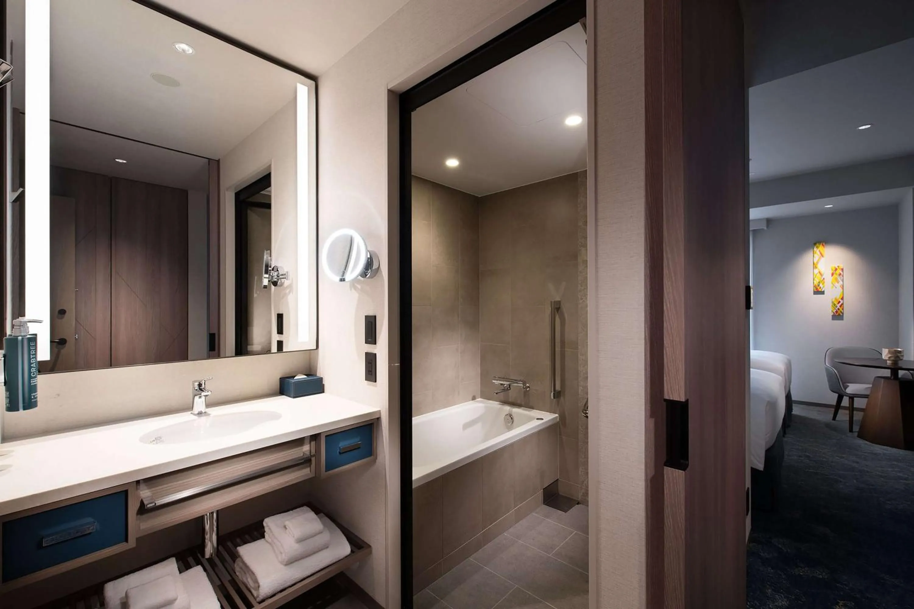 Bathroom, Bed in DoubleTree by Hilton Osaka Castle