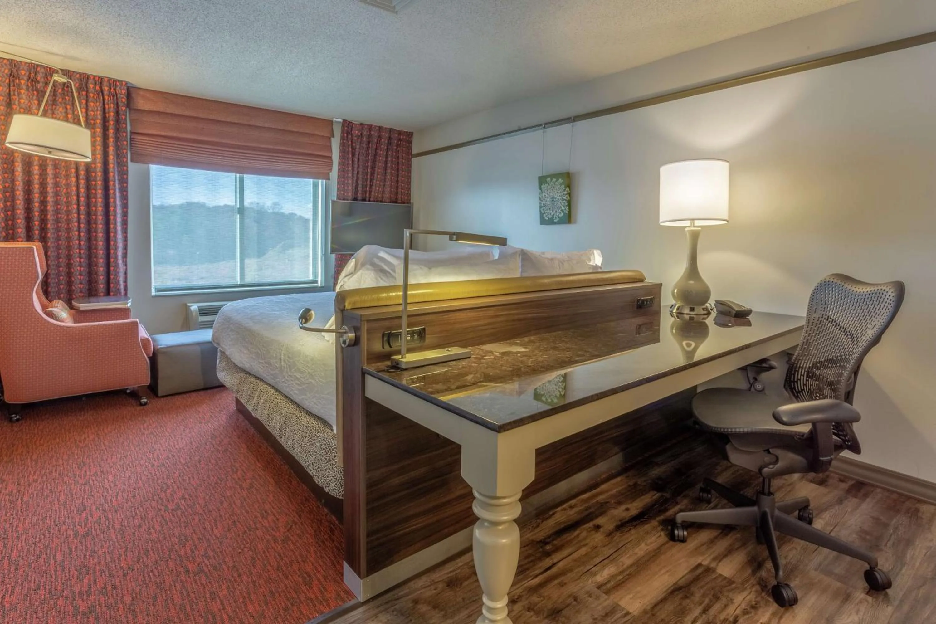 Bedroom, Bed in Hilton Garden Inn Owings Mills