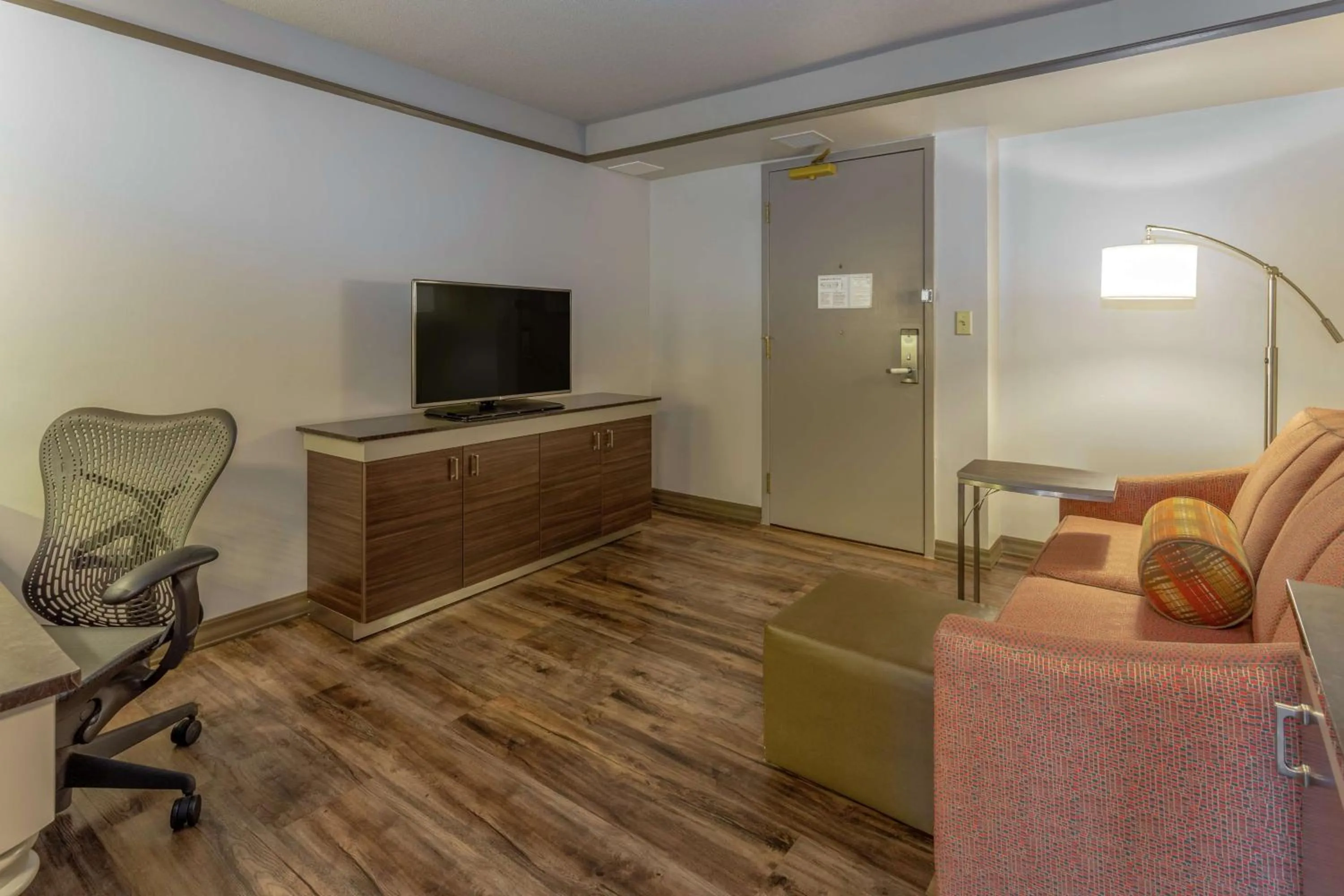 Bedroom in Hilton Garden Inn Owings Mills