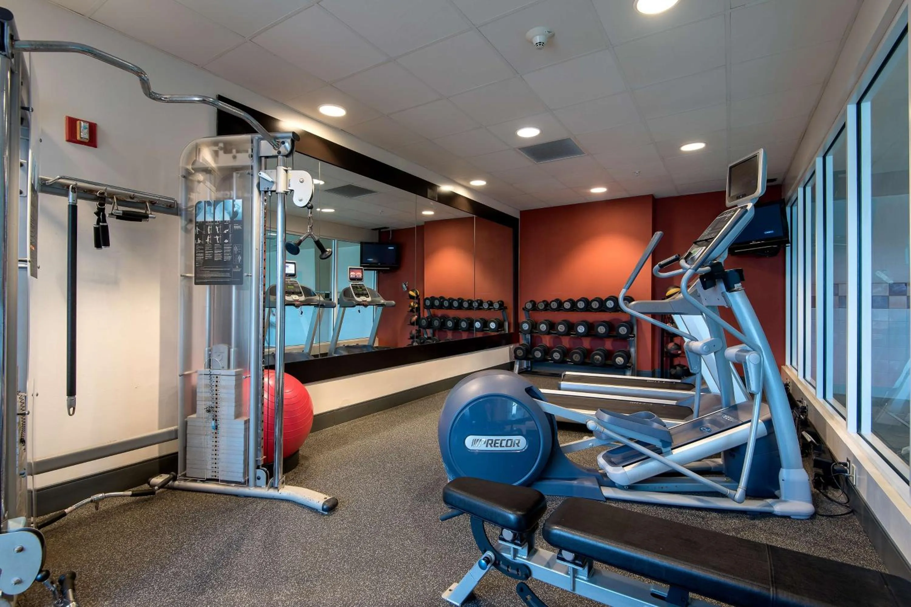 Fitness centre/facilities in Hilton Garden Inn Owings Mills