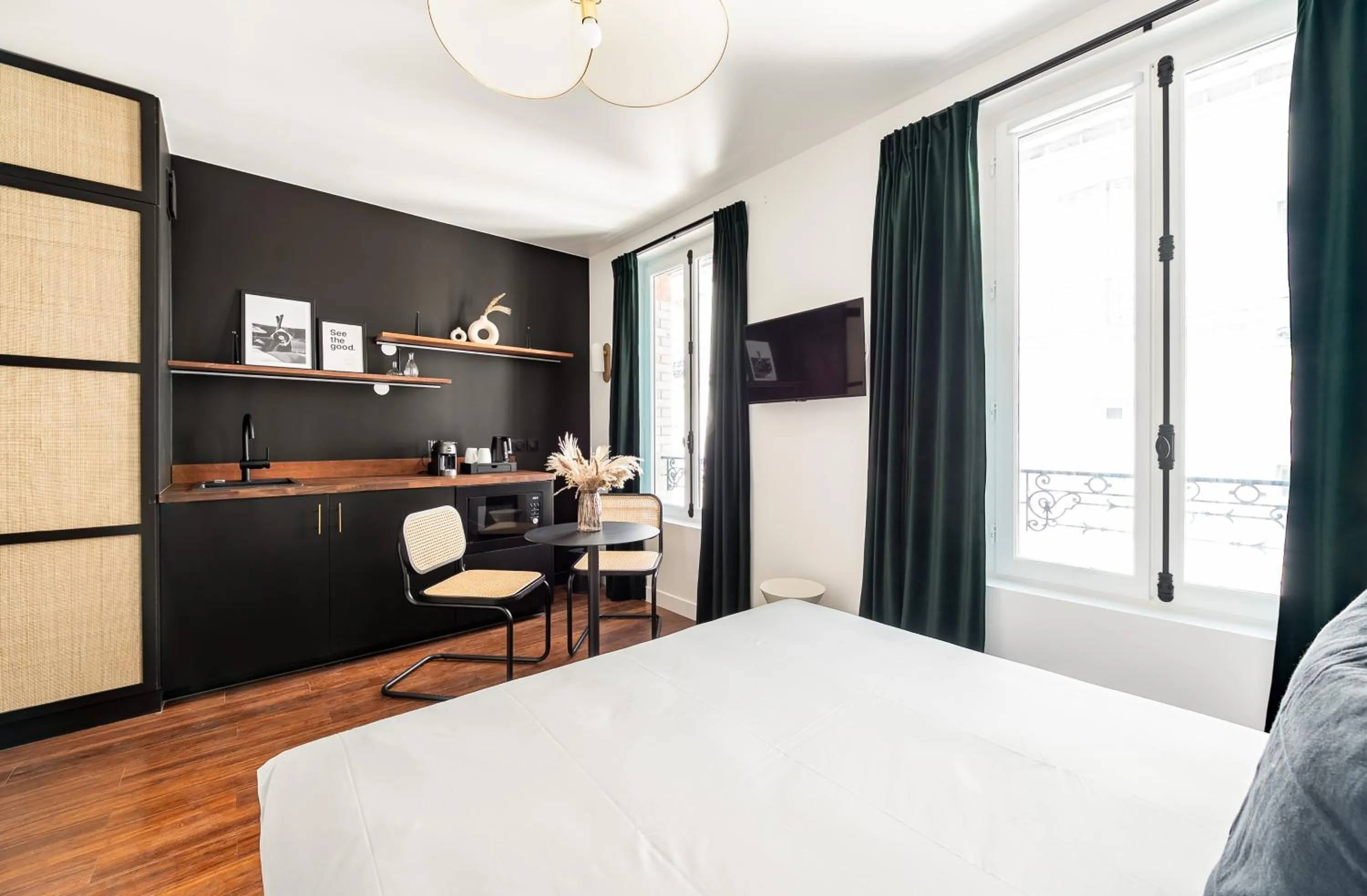 Bed in Makom Montmartre